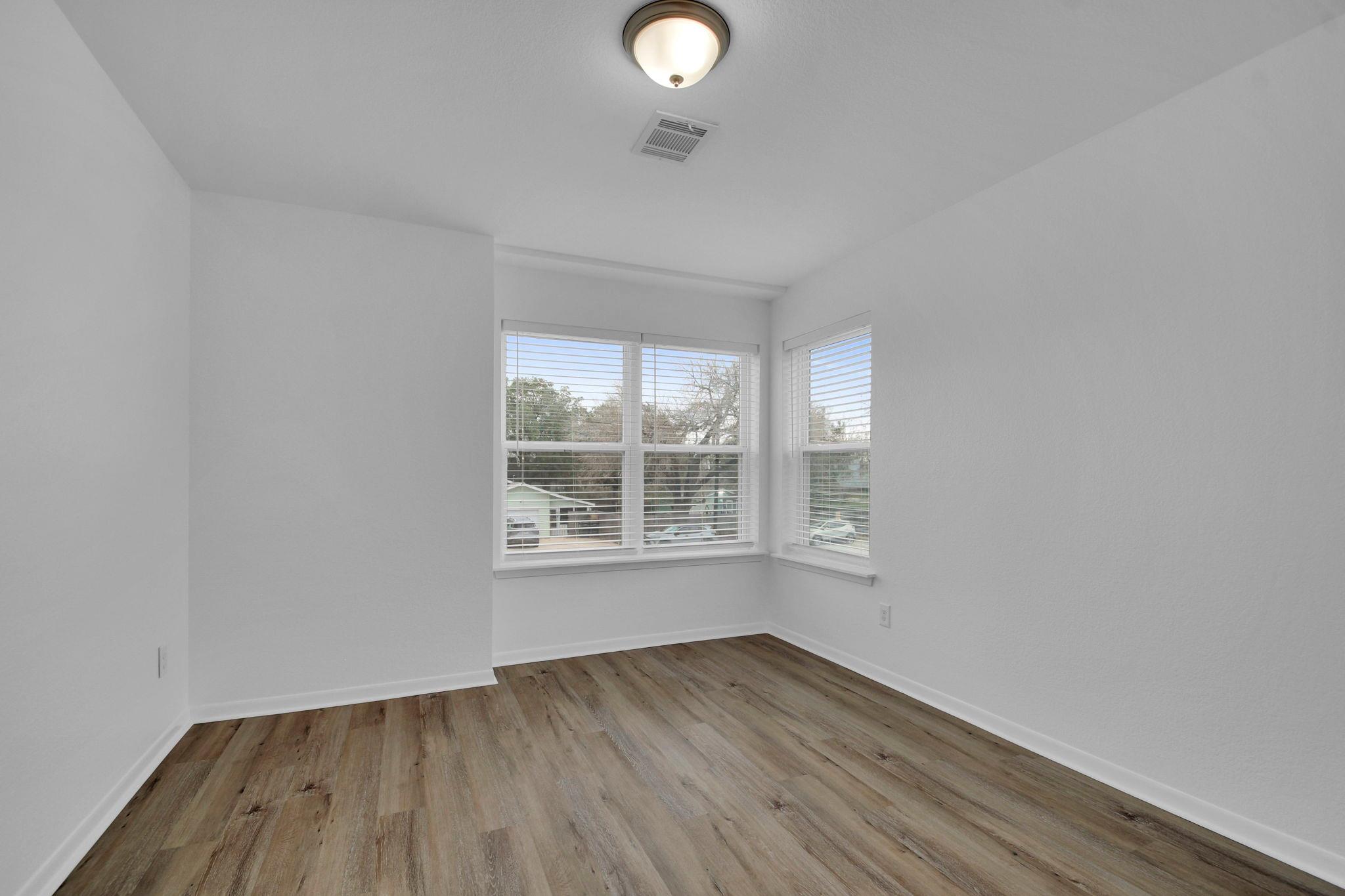 1004 E Fannin St Property Photo 16