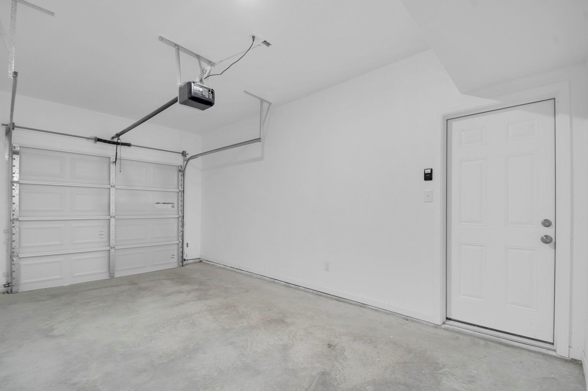 1004 E Fannin St Property Photo 23