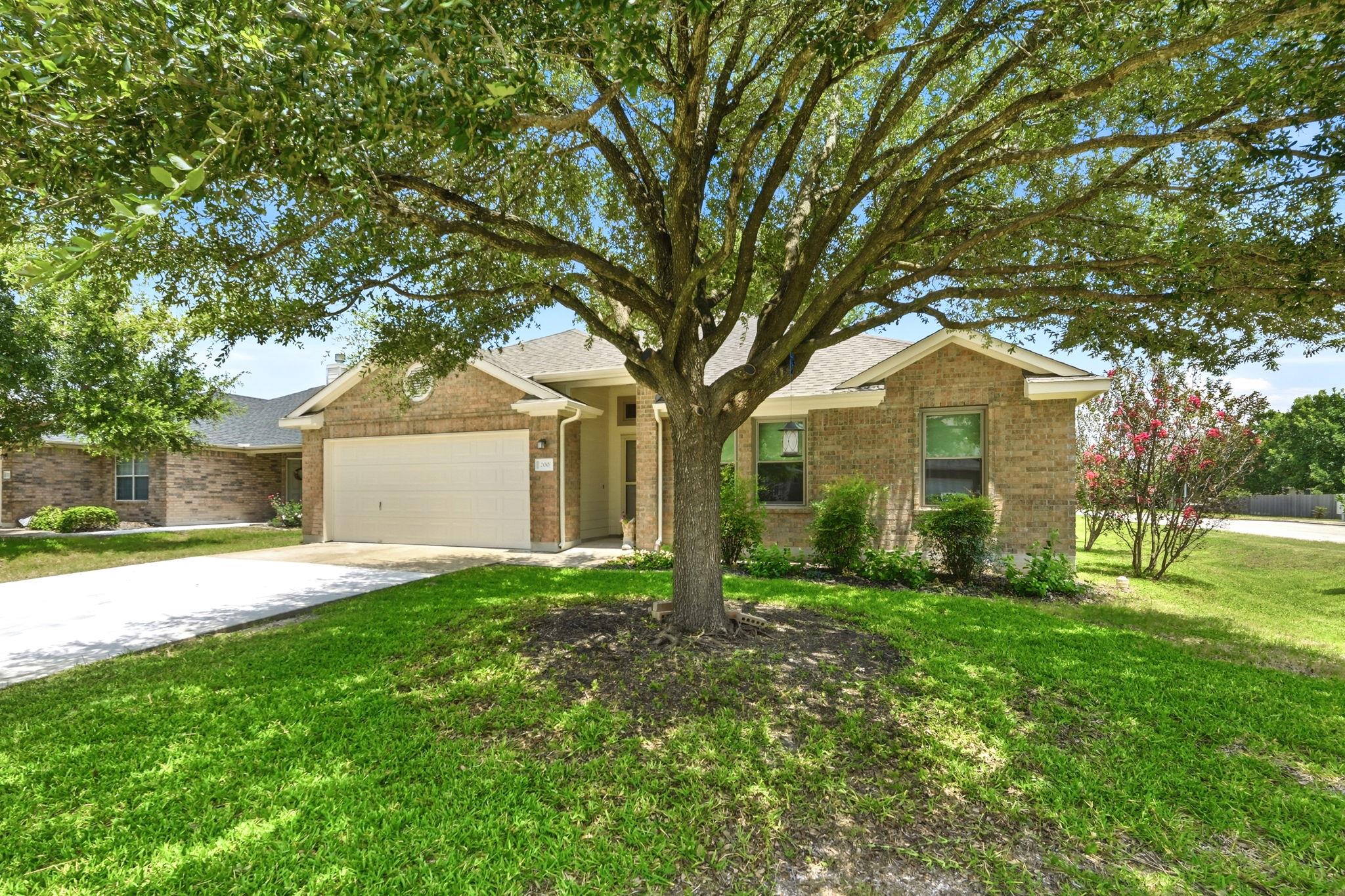 200 Gainer Dr Property Photo 1