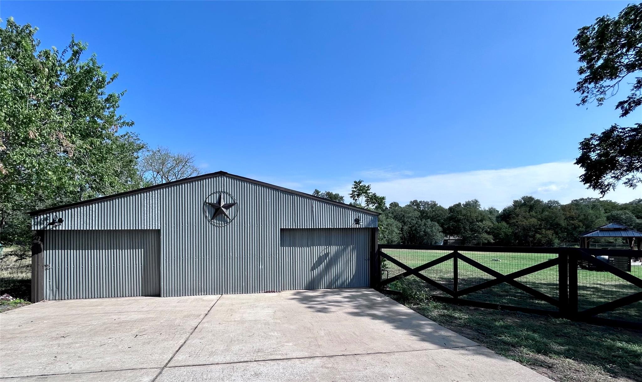 504 Buckaroo Trl Property Photo 34