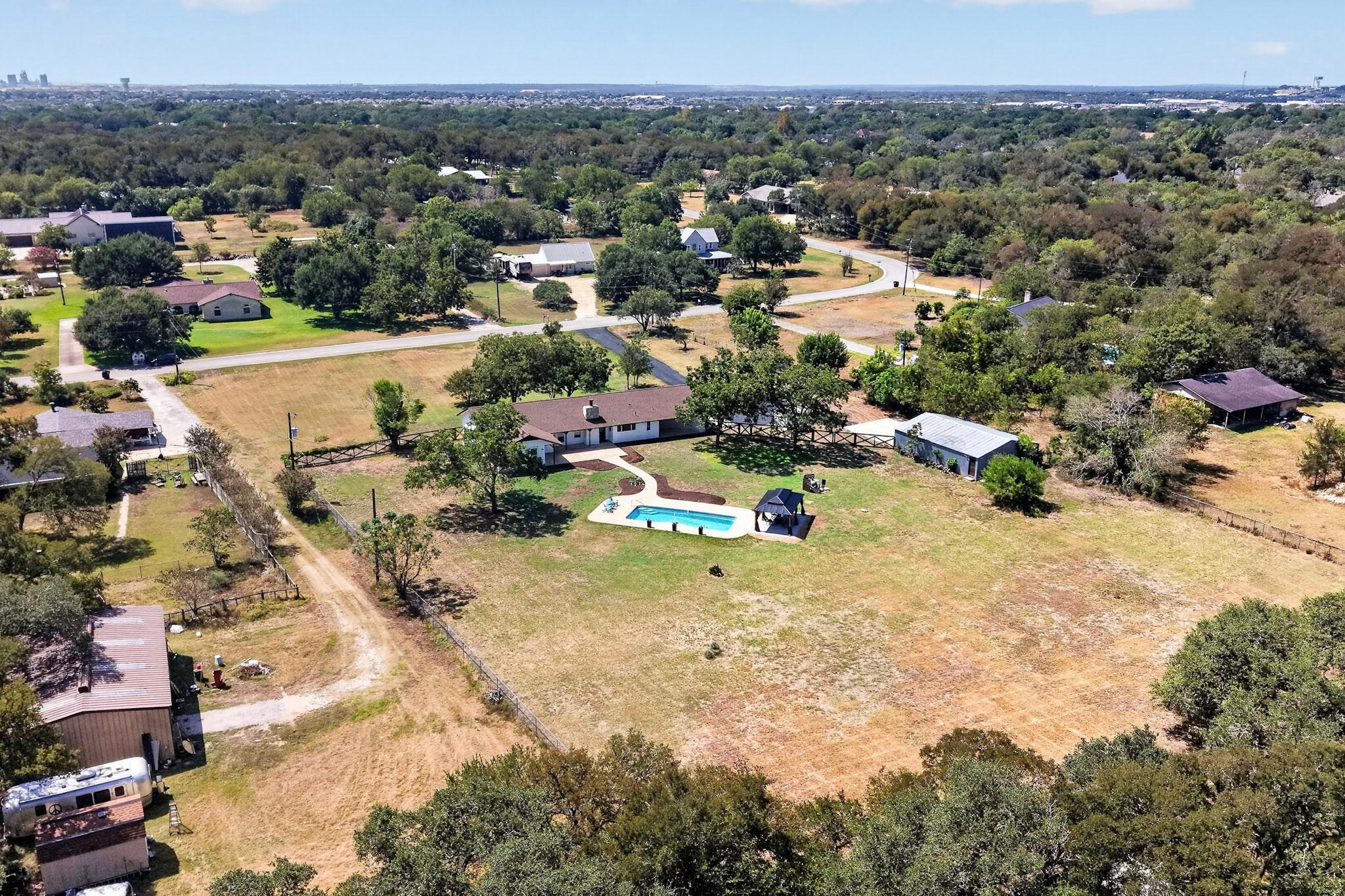 504 Buckaroo Trl Property Photo 38