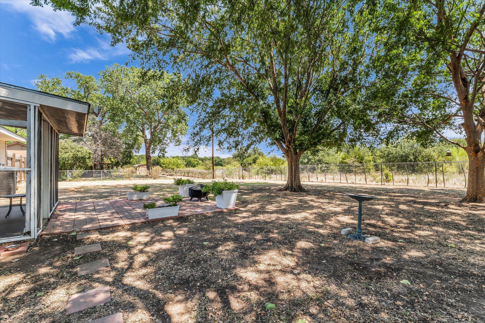 261 Oakview Cir Property Photo 2