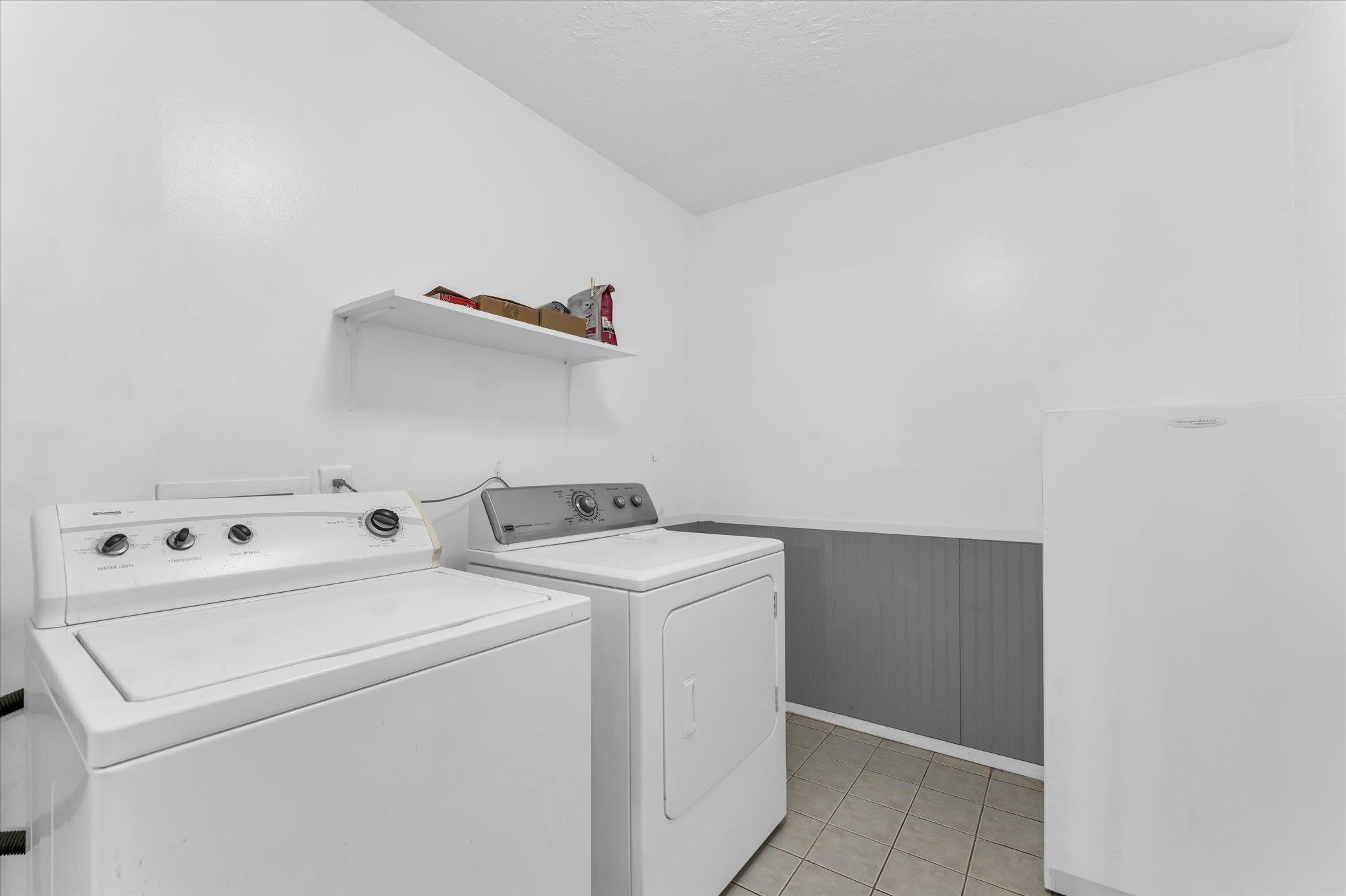 261 Oakview Cir Property Photo 18