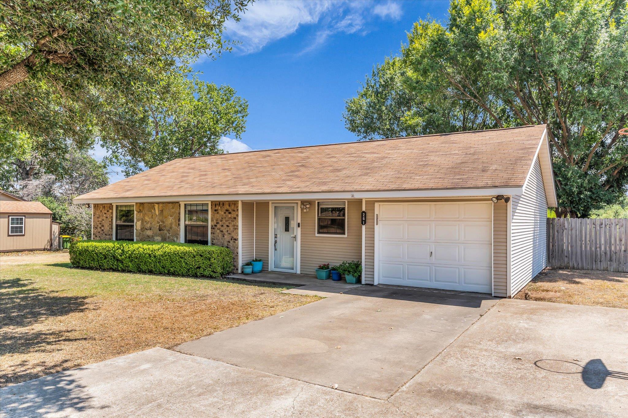 261 Oakview Cir Property Photo 30