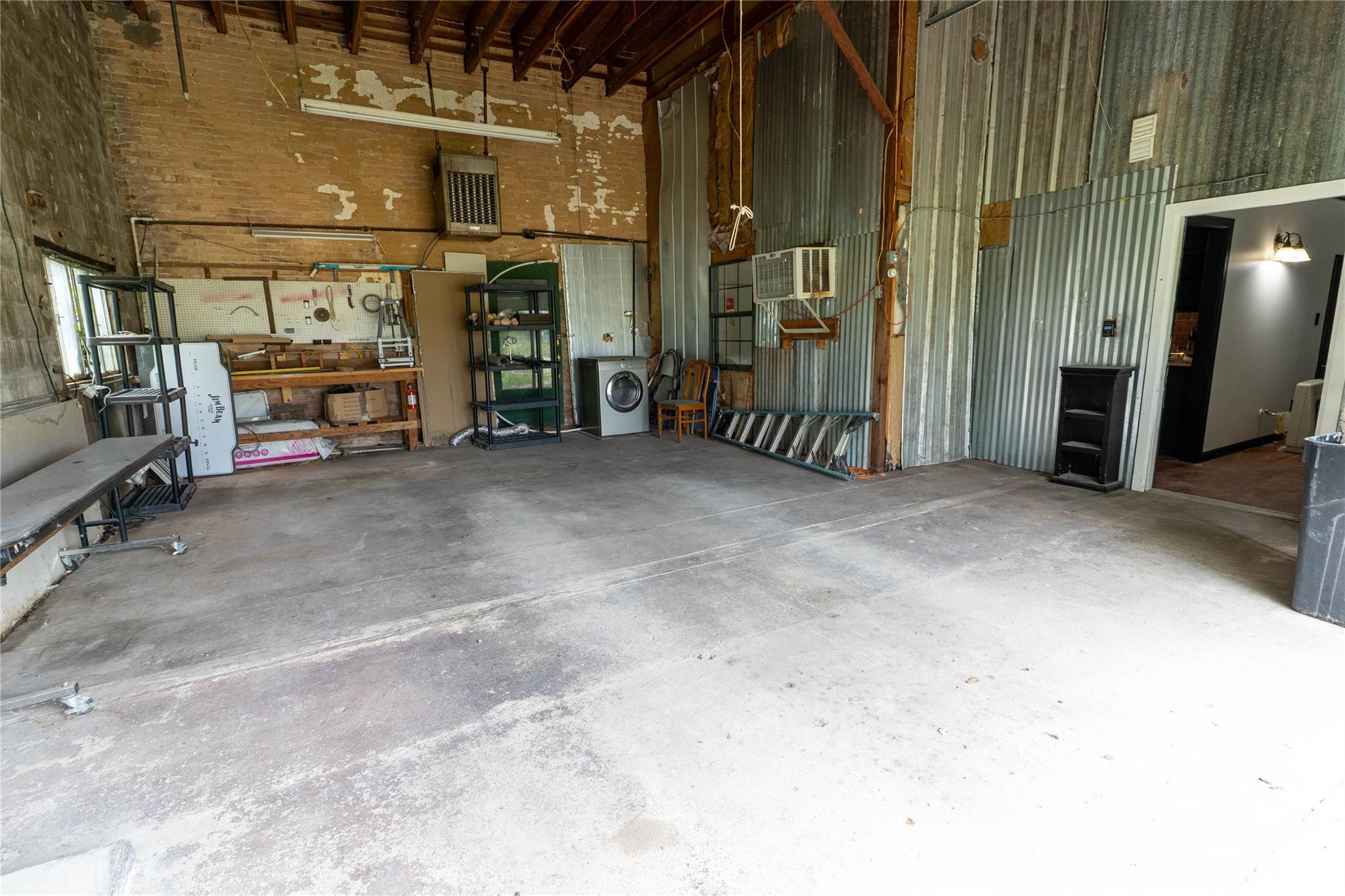 108 E Clark St Property Photo 22
