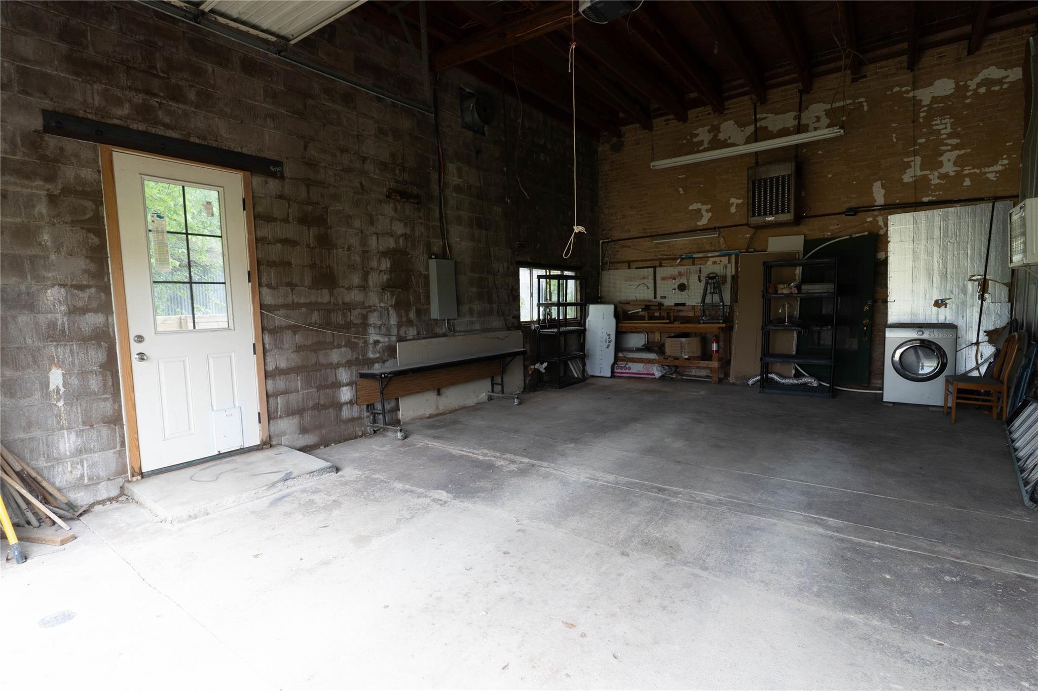 108 E Clark St Property Photo 23
