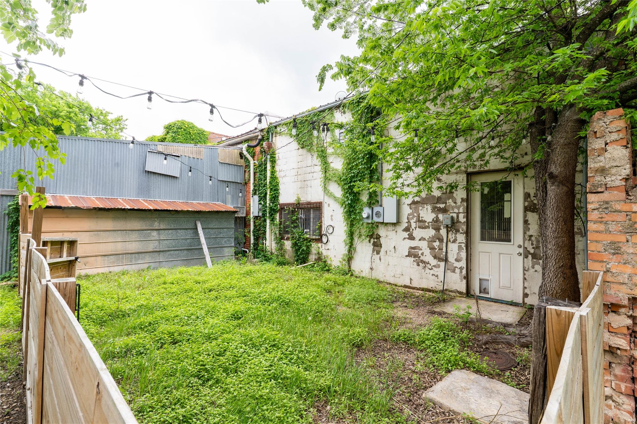 108 E Clark St Property Photo 26