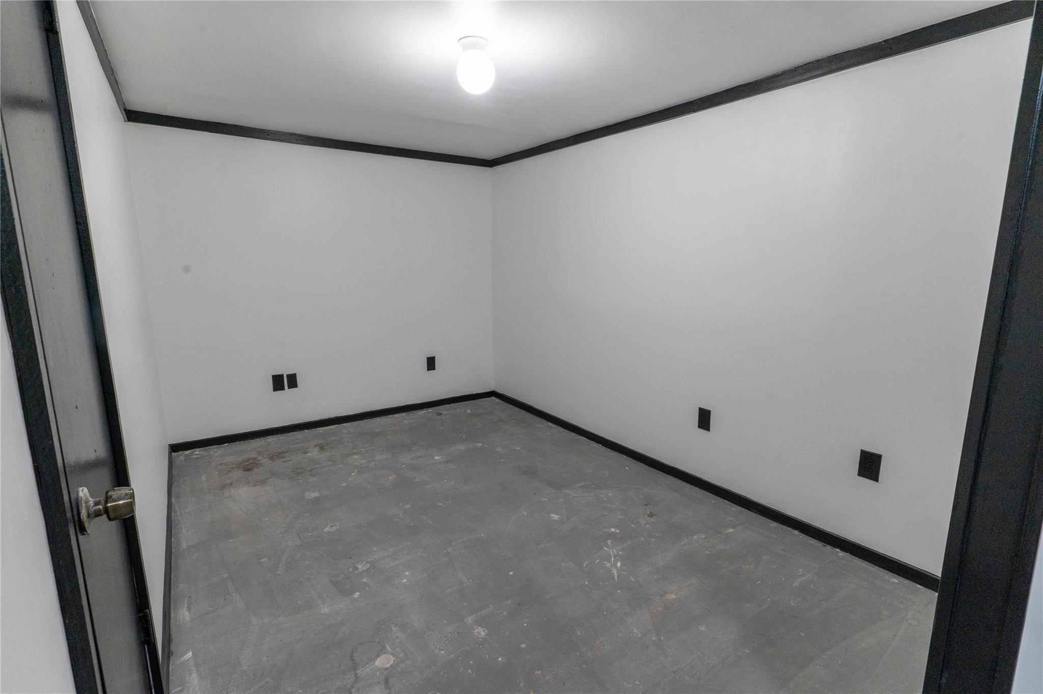 108 E Clark St Property Photo 28