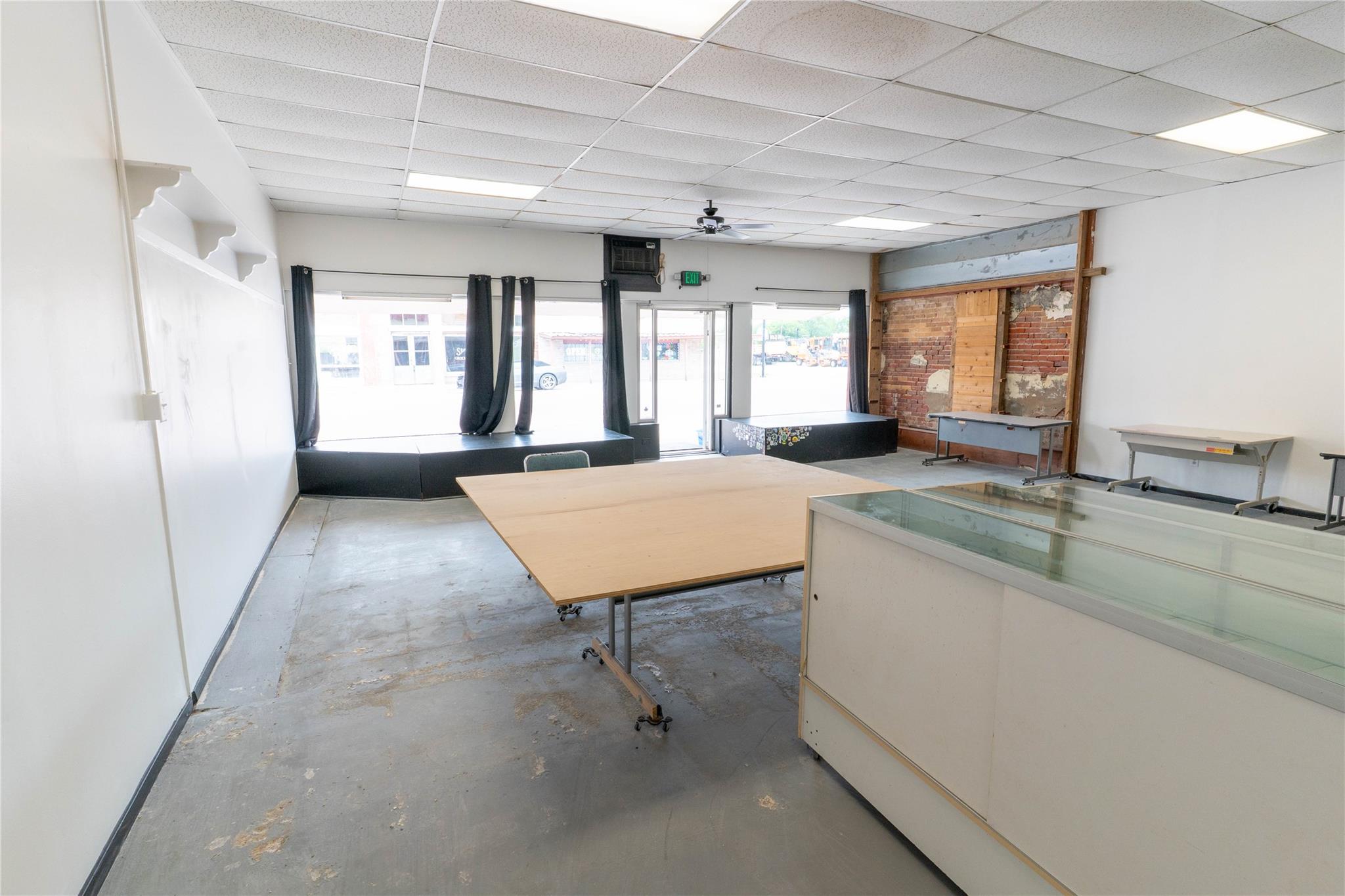 108 E Clark St Property Photo 34