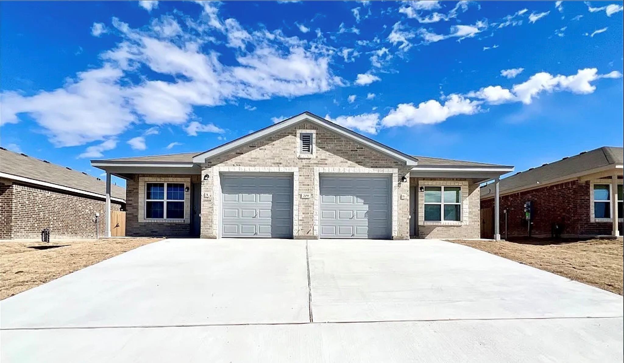 209 Dolphin Dr #b Property Photo 1