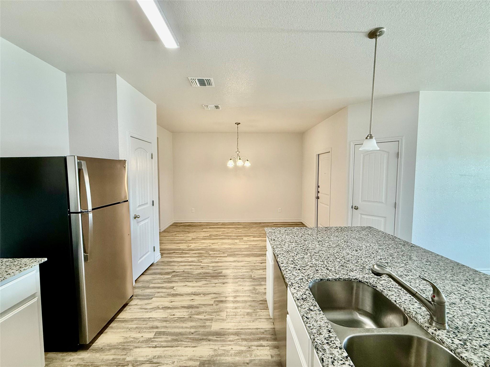 209 Dolphin Dr #b Property Photo 5