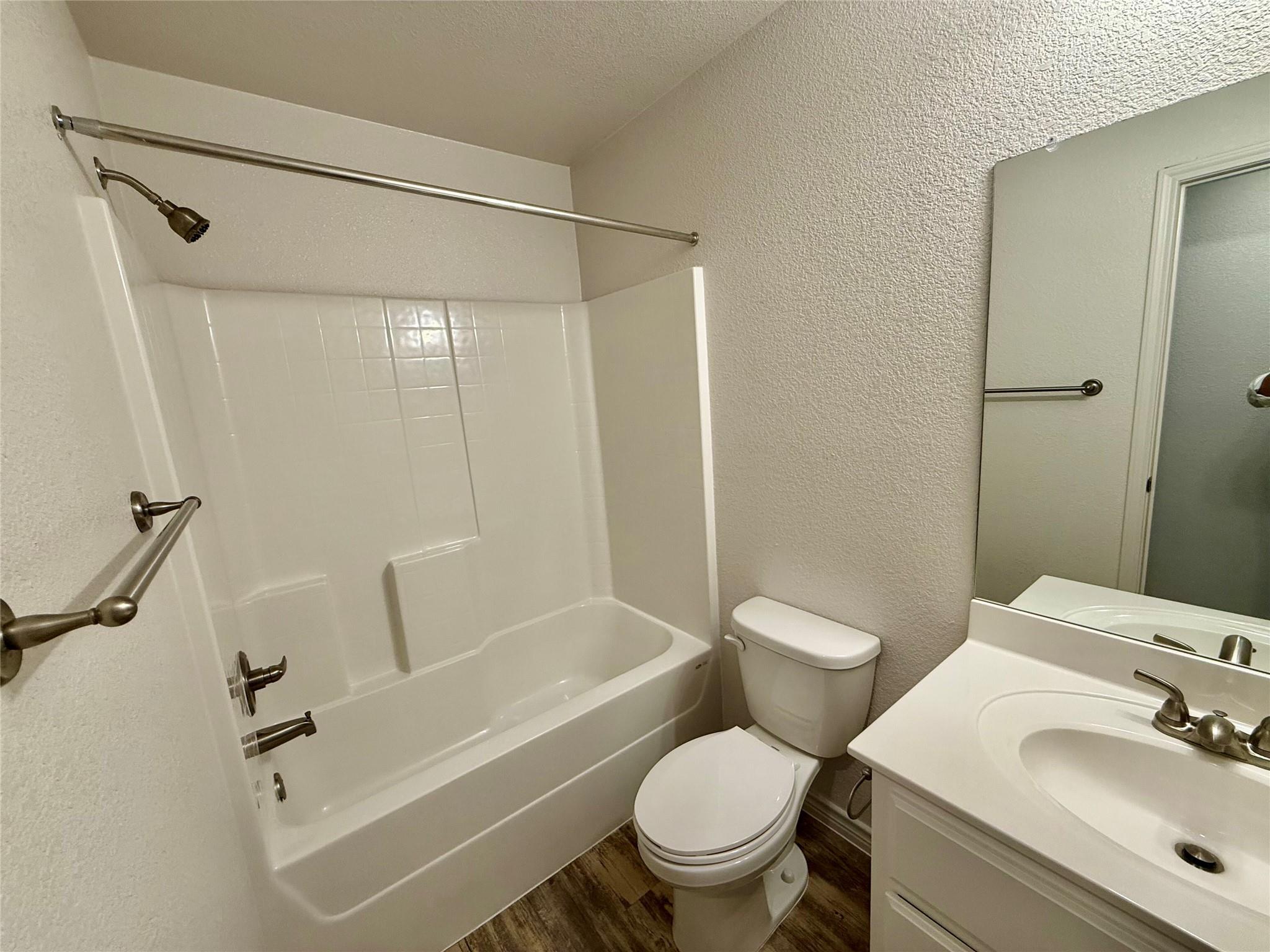 209 Dolphin Dr #b Property Photo 13