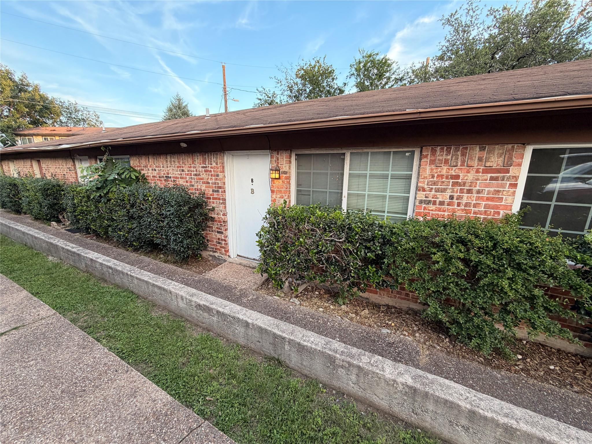 3405 Willowrun Cv #a Property Photo 4