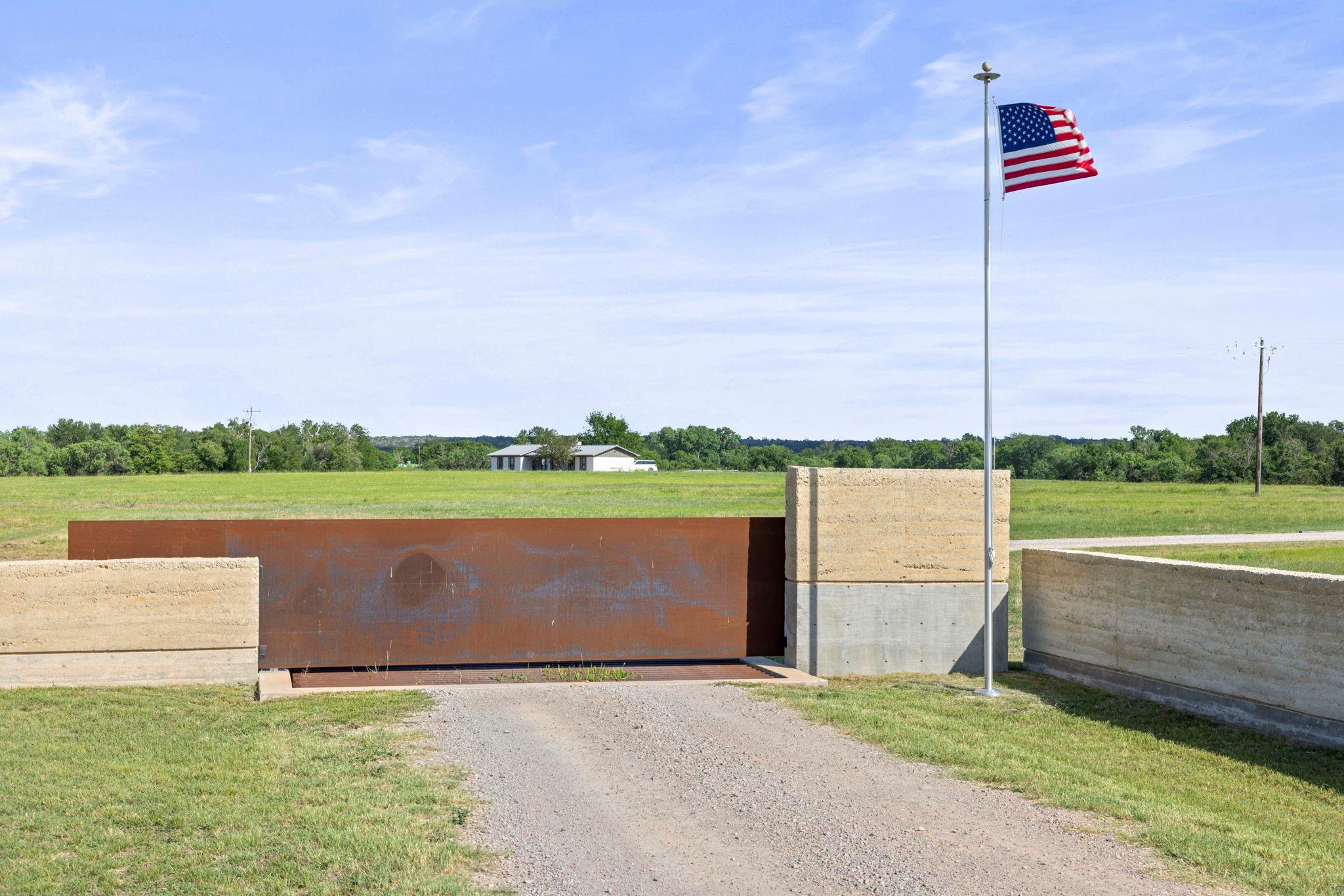 1111 Cimarron Ranch Rd Property Photo 3
