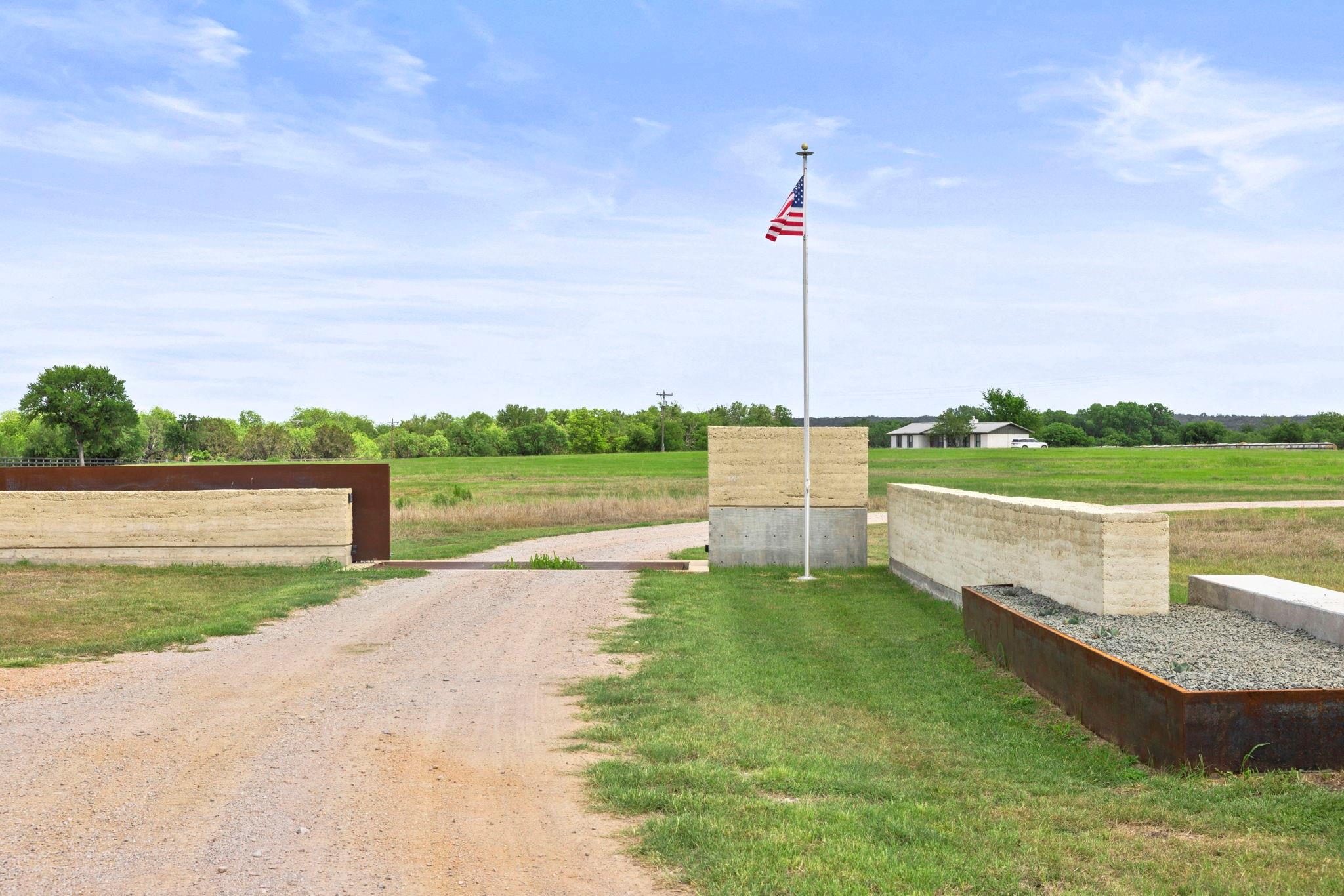 1111 Cimarron Ranch Rd Property Photo 4