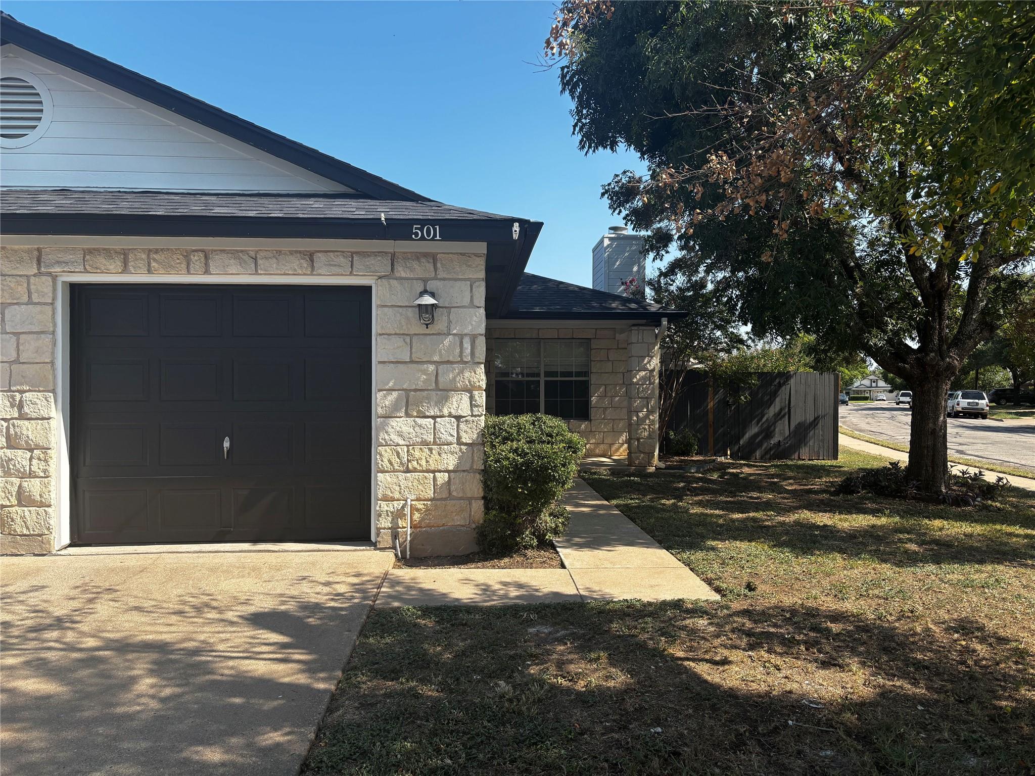 501 Texas Ave Property Photo 1