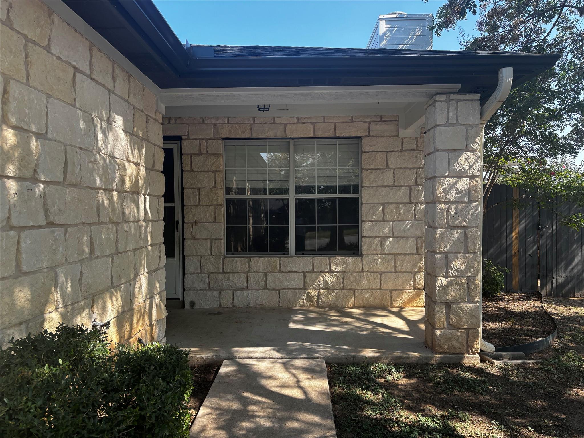 501 Texas Ave Property Photo 2
