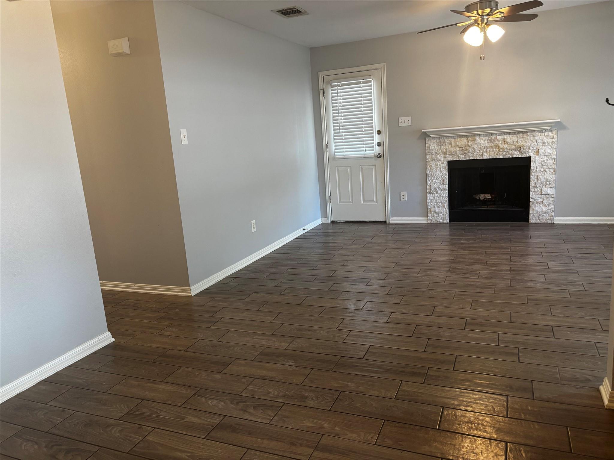 501 Texas Ave Property Photo 4