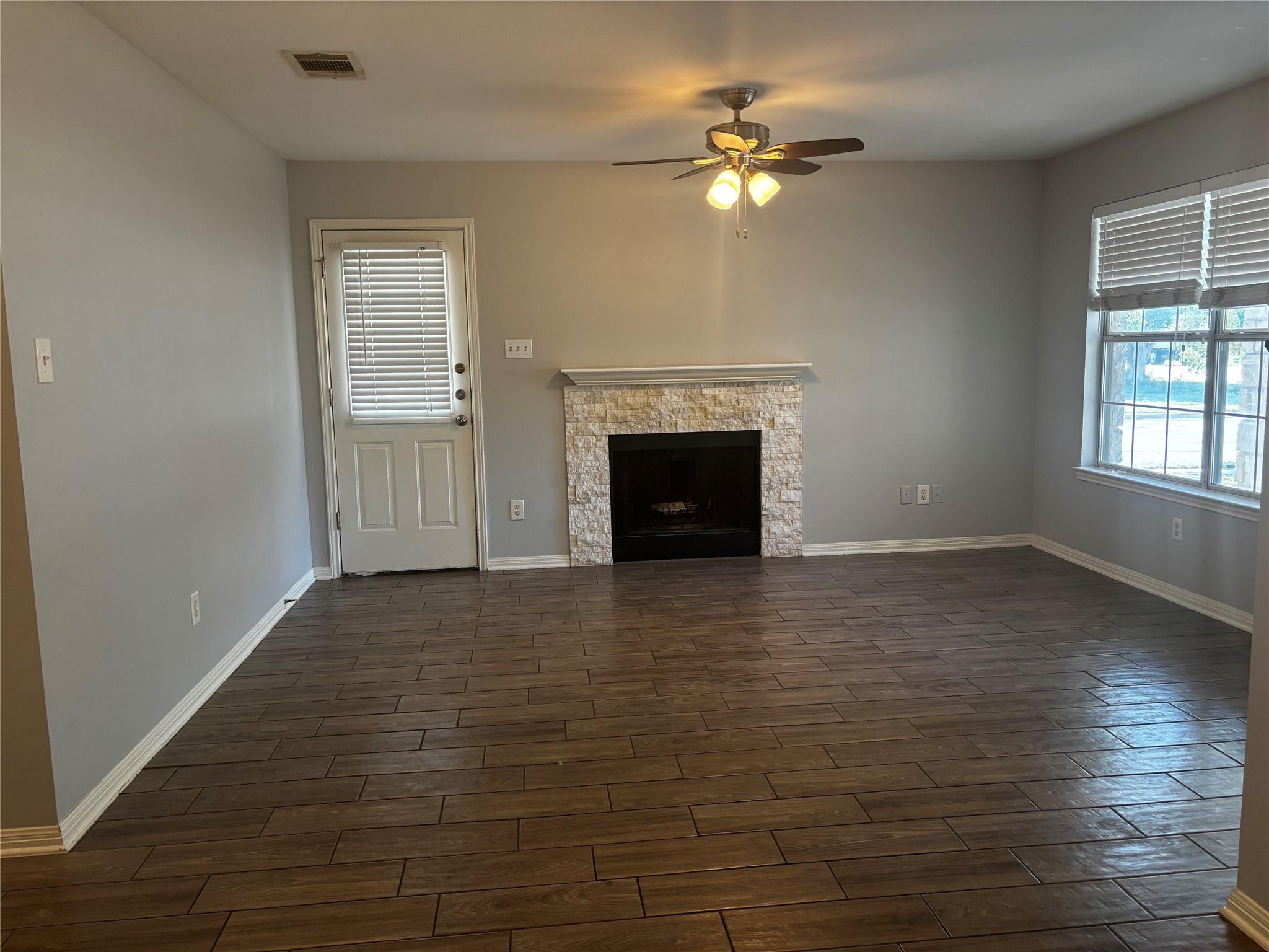 501 Texas Ave Property Photo 6