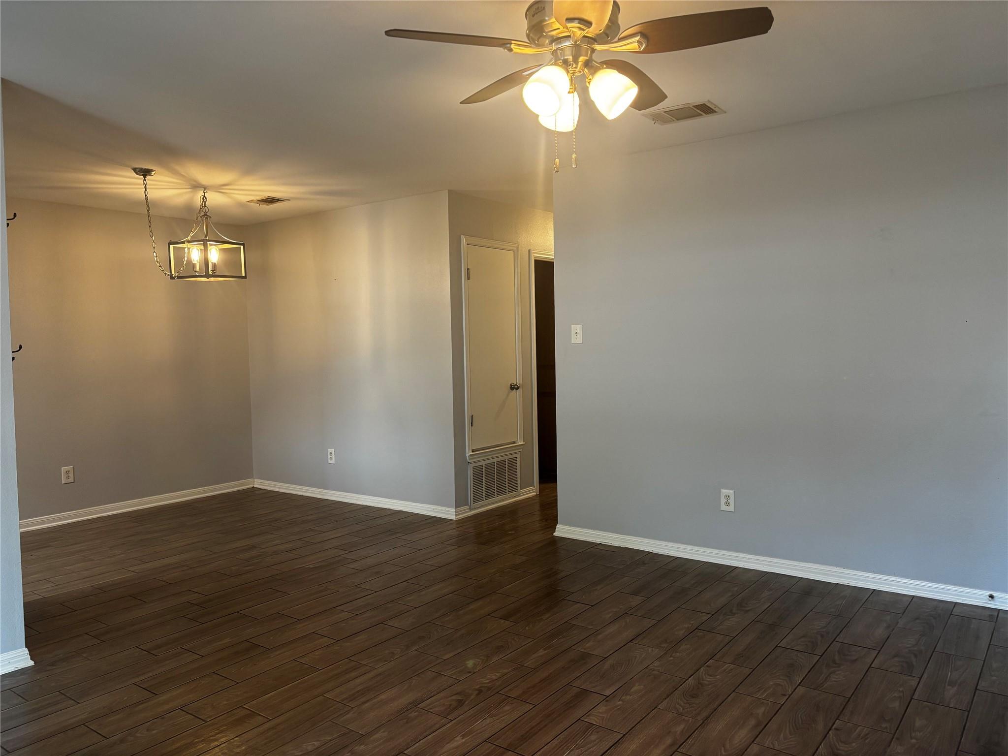 501 Texas Ave Property Photo 7