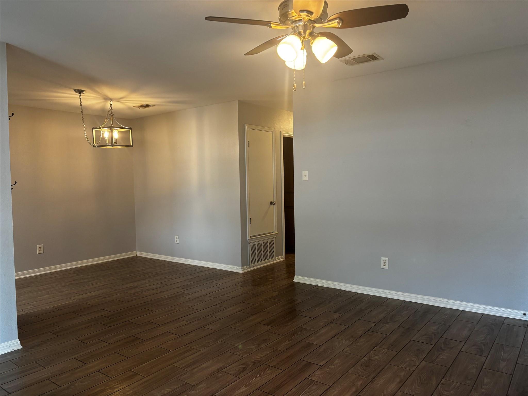501 Texas Ave Property Photo 8