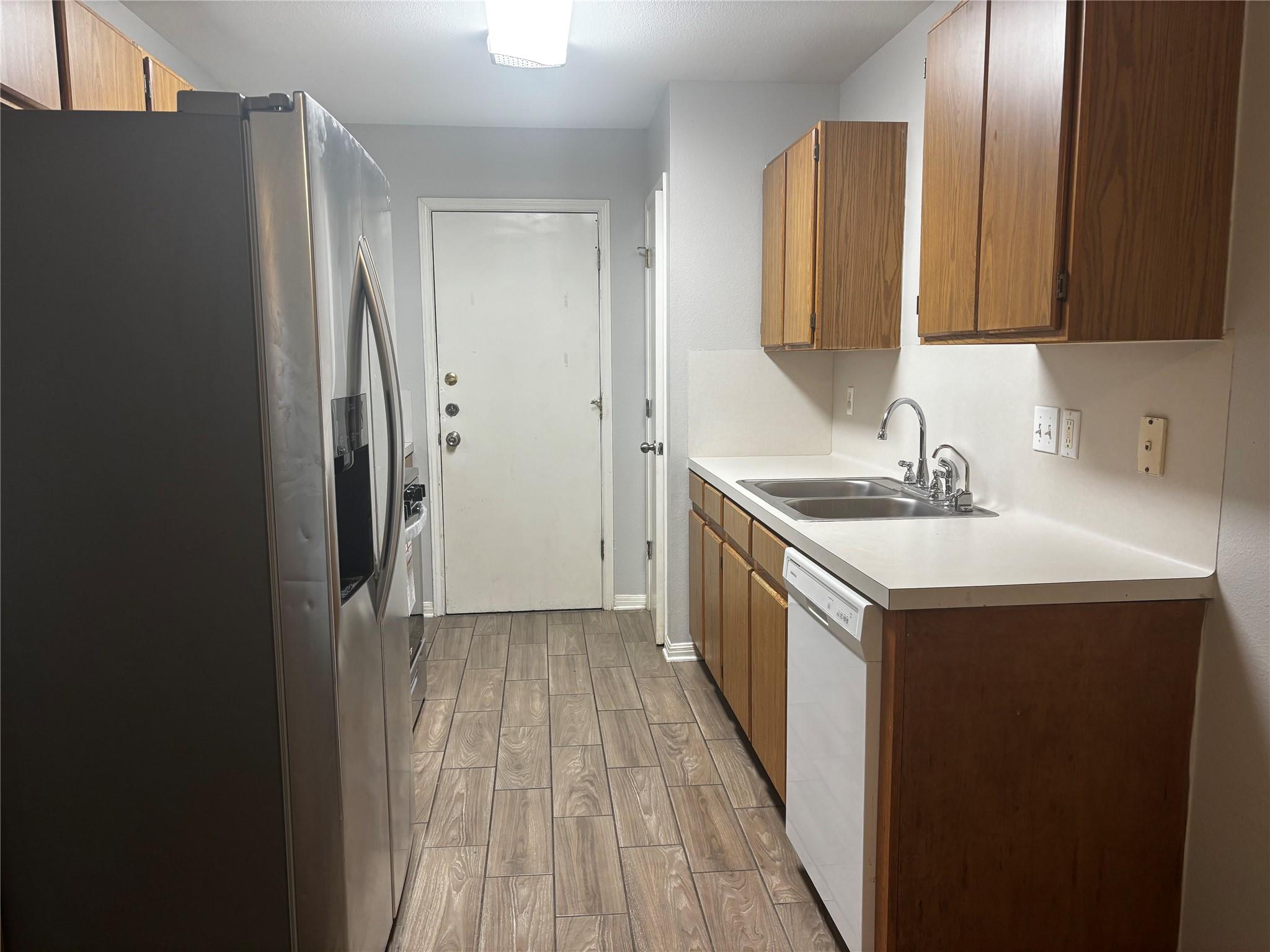 501 Texas Ave Property Photo 9