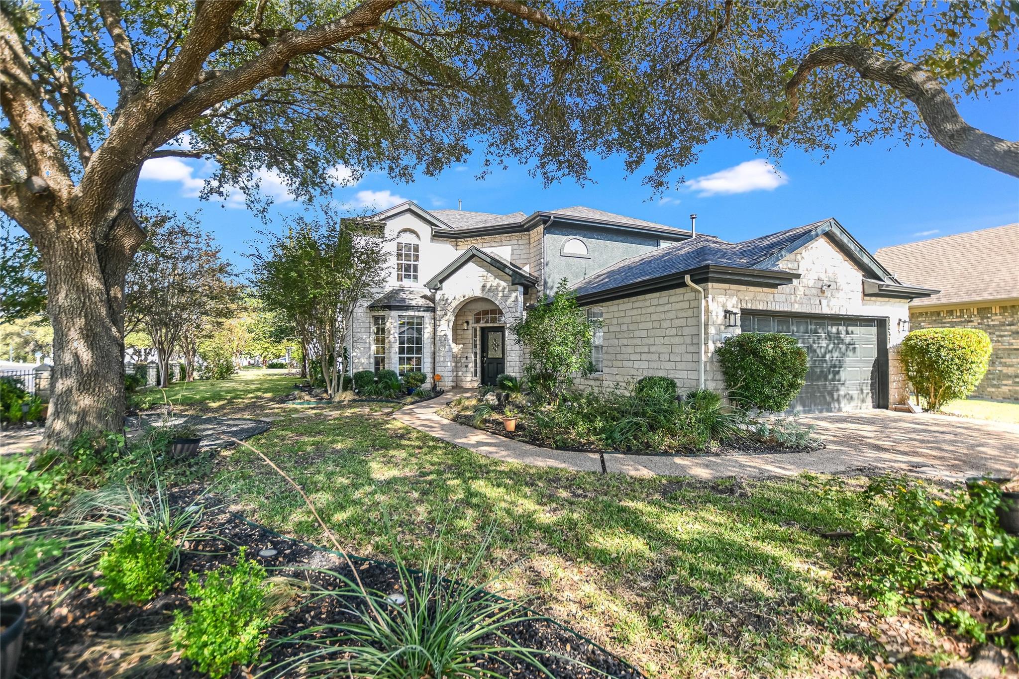 4700 Interlachen Ln Property Photo 1