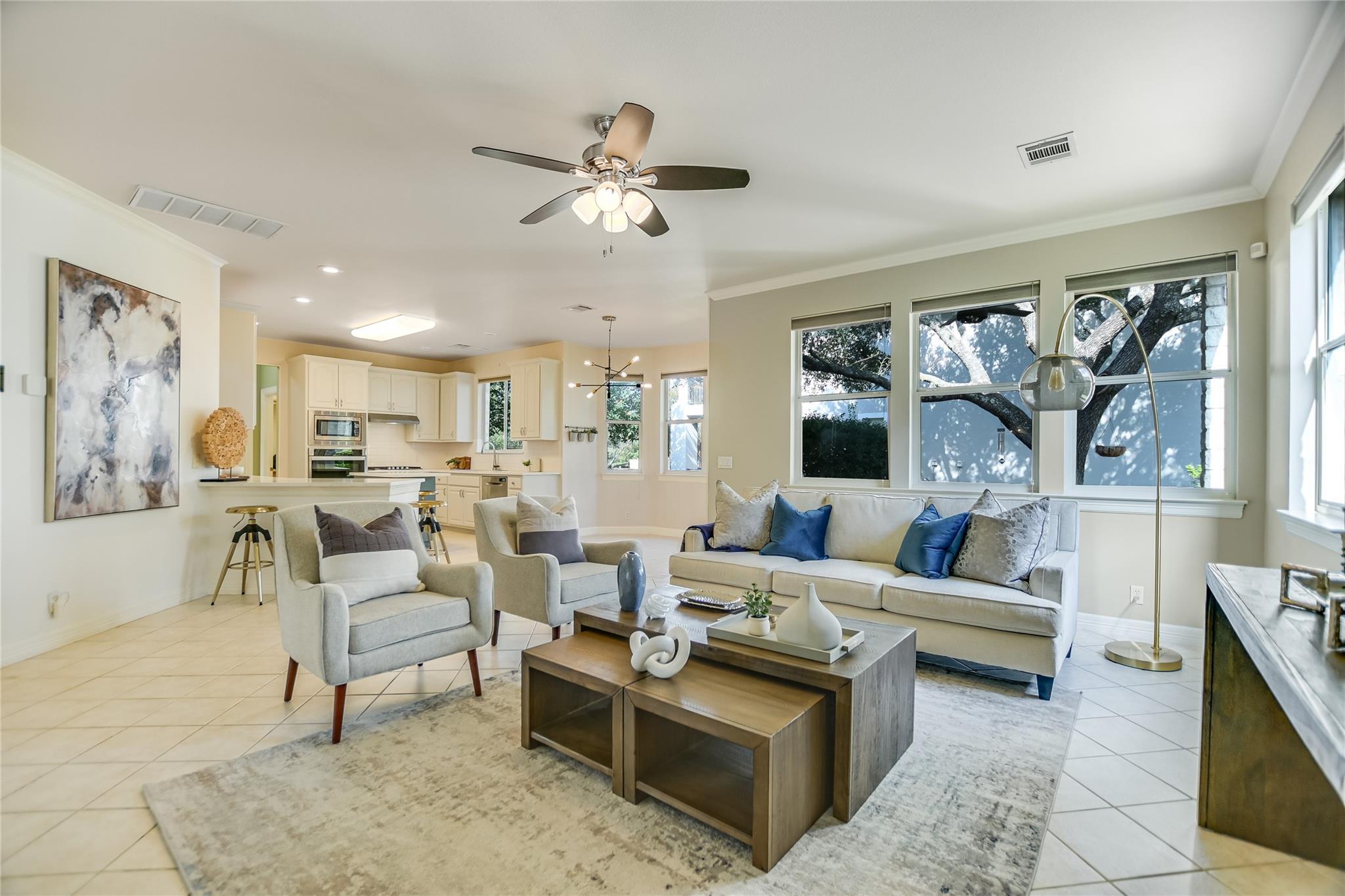 4700 Interlachen Ln Property Photo 4