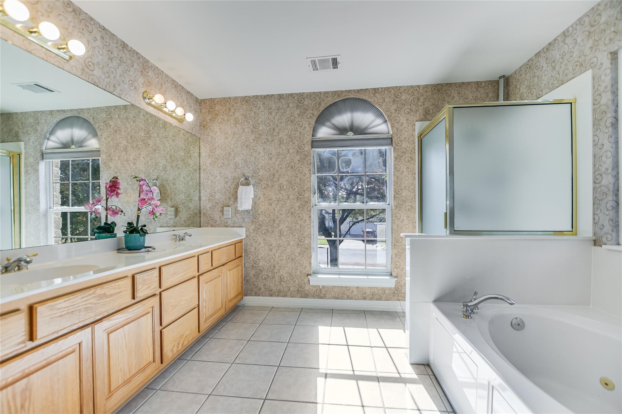 4700 Interlachen Ln Property Photo 12