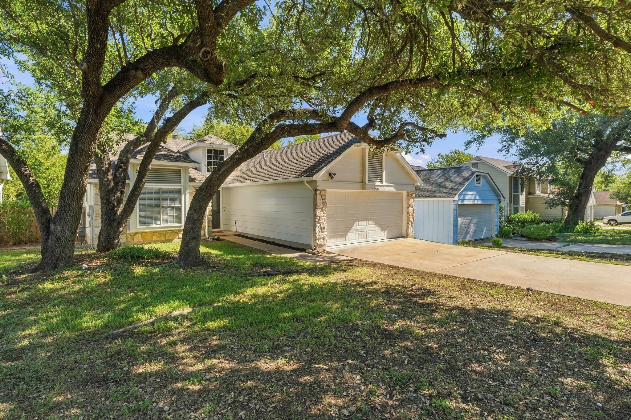 12735 Magnolia Mound Trl Property Photo 3