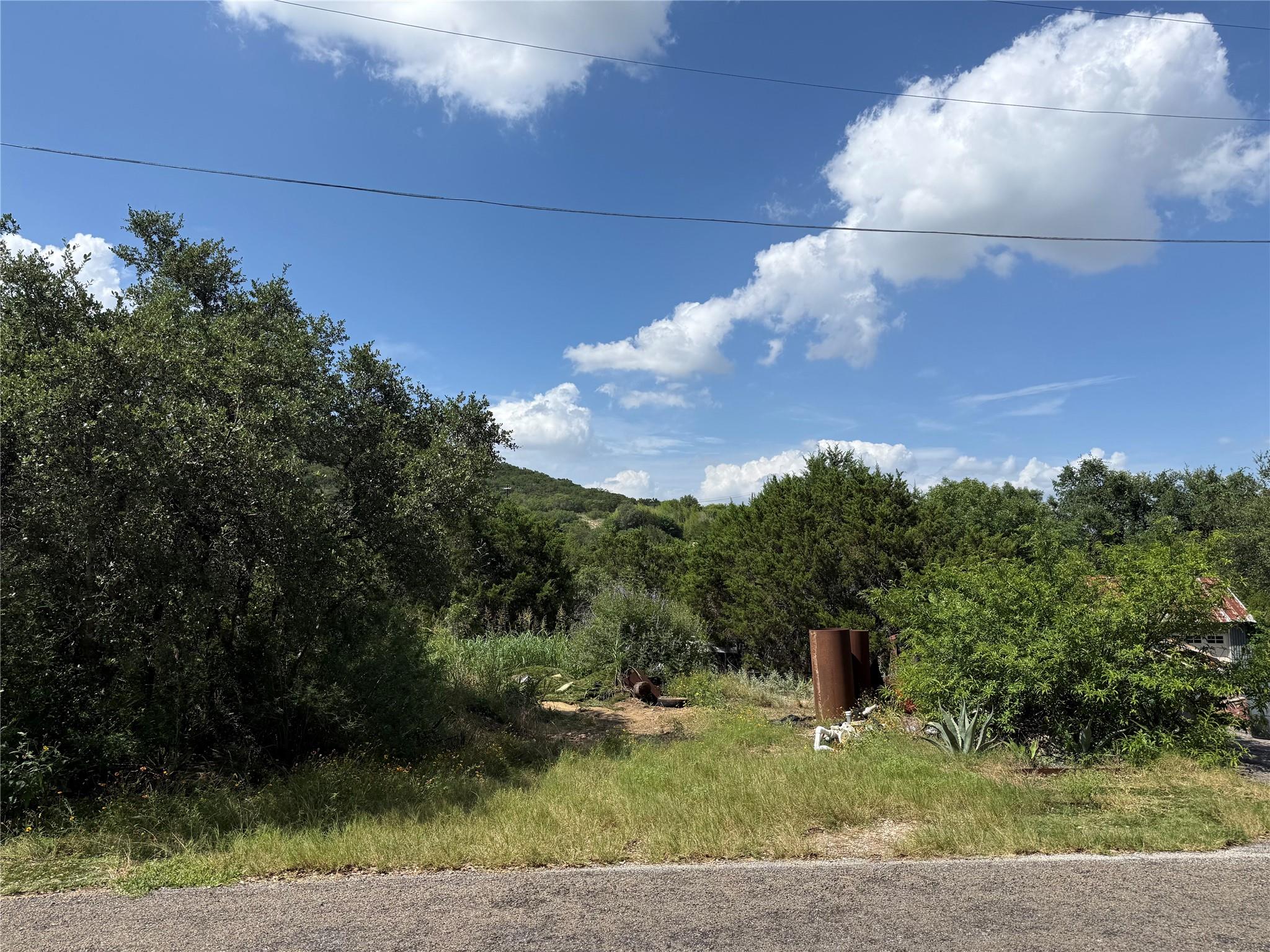 18402 Roundrock Rd Property Photo 2