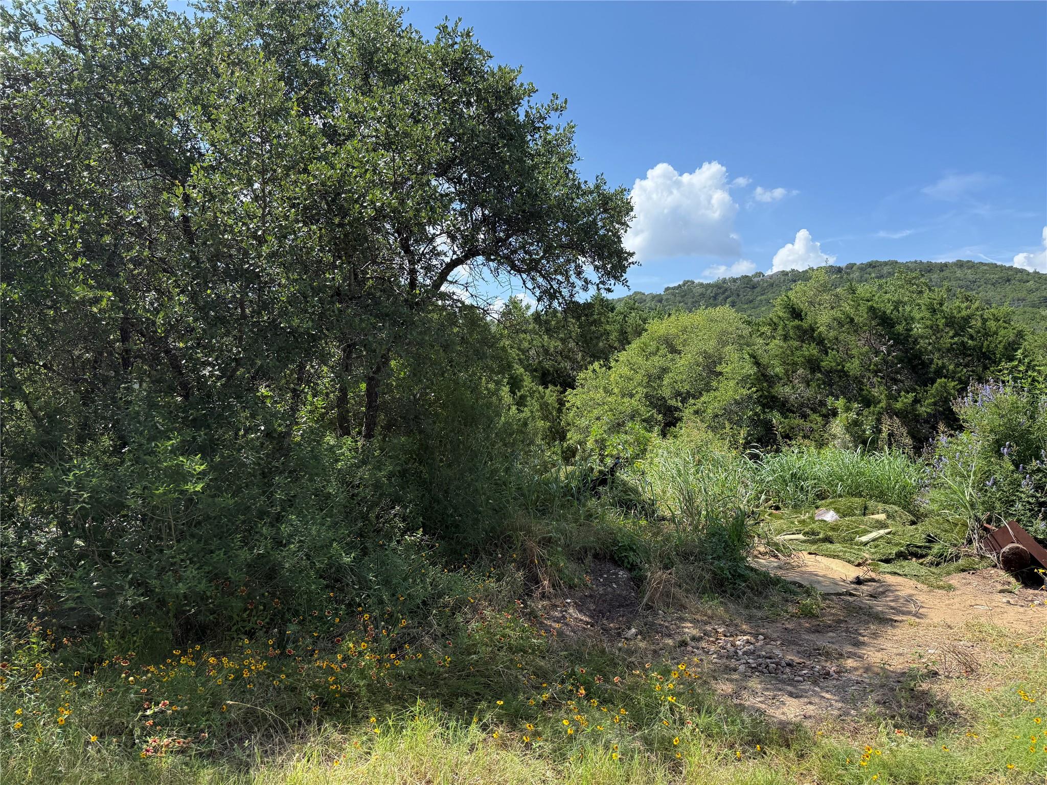 18402 Roundrock Rd Property Photo 5