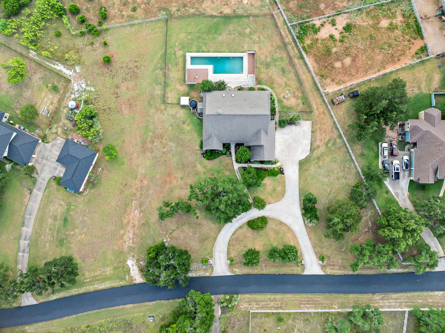 366 Whirlaway Property Photo 2