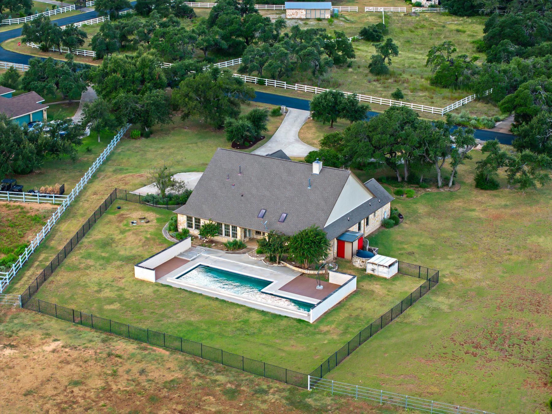366 Whirlaway Property Photo 33