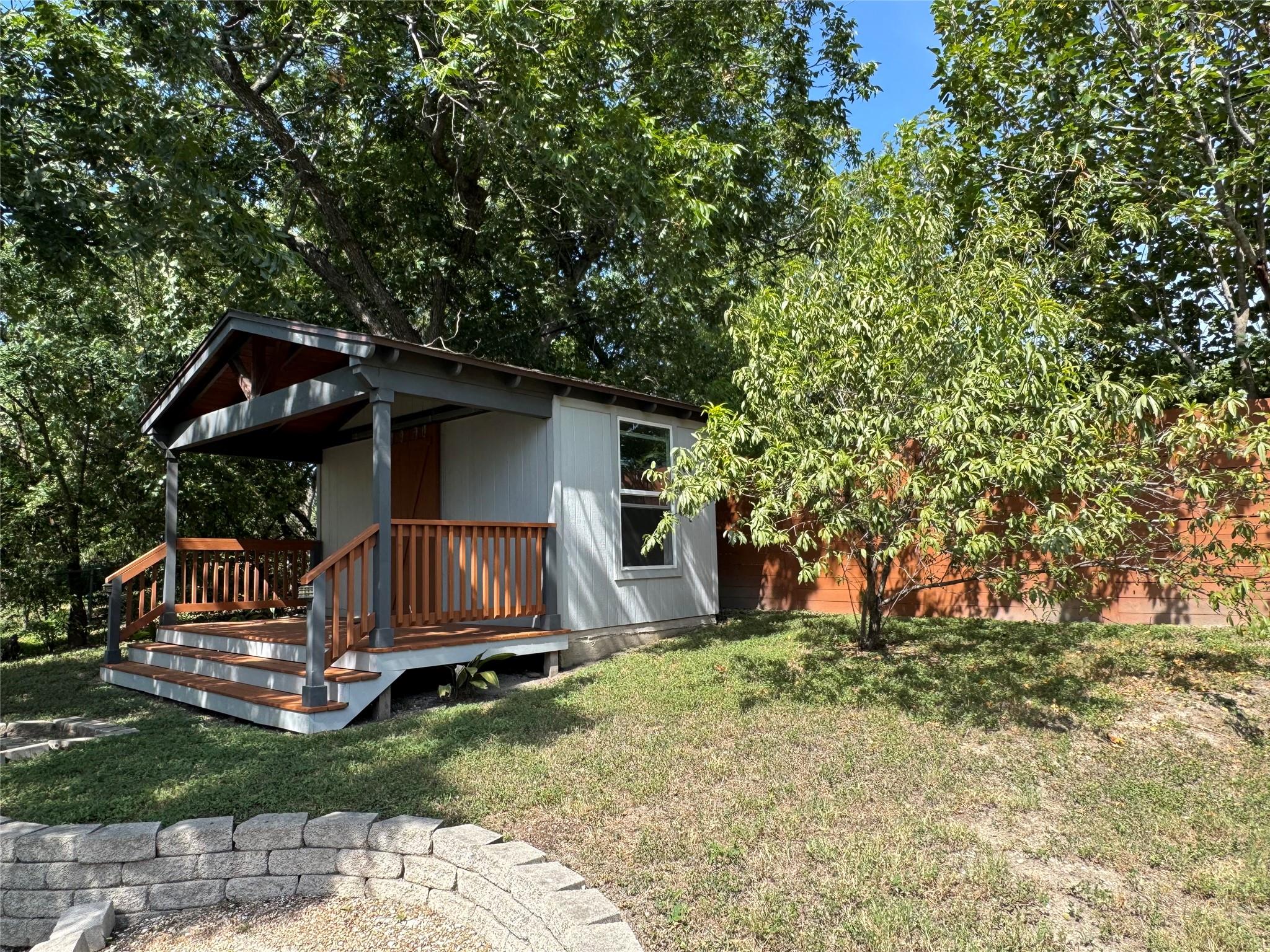 8510 New Hampshire Dr Property Photo 4