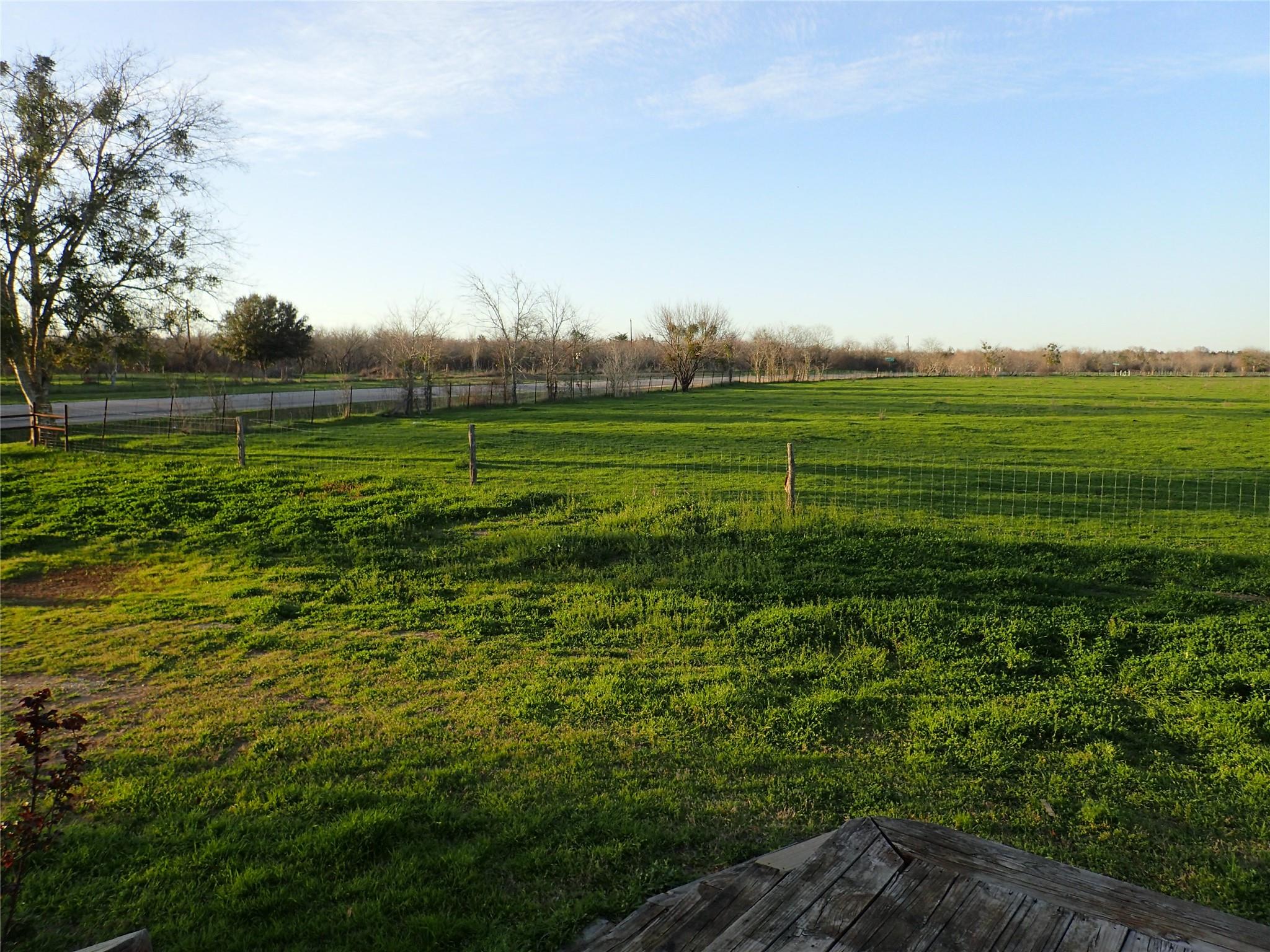 471 Fm 1296 Property Photo 8