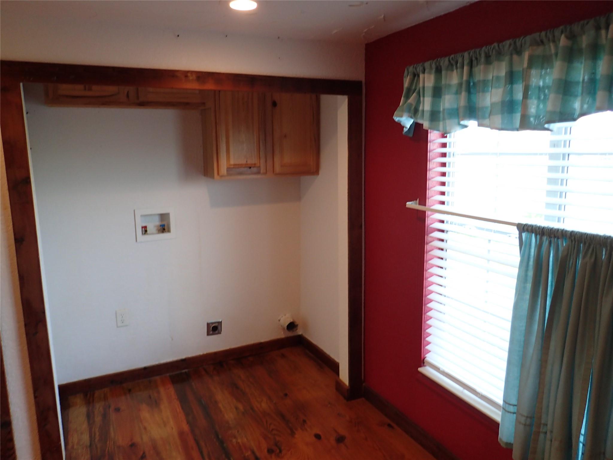 471 Fm 1296 Property Photo 17