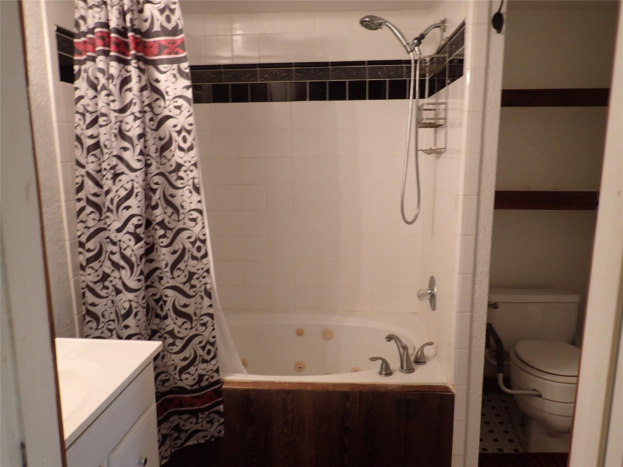 471 Fm 1296 Property Photo 20