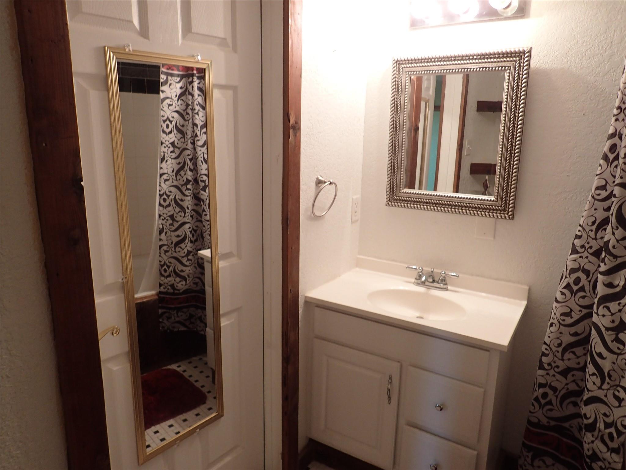 471 Fm 1296 Property Photo 21