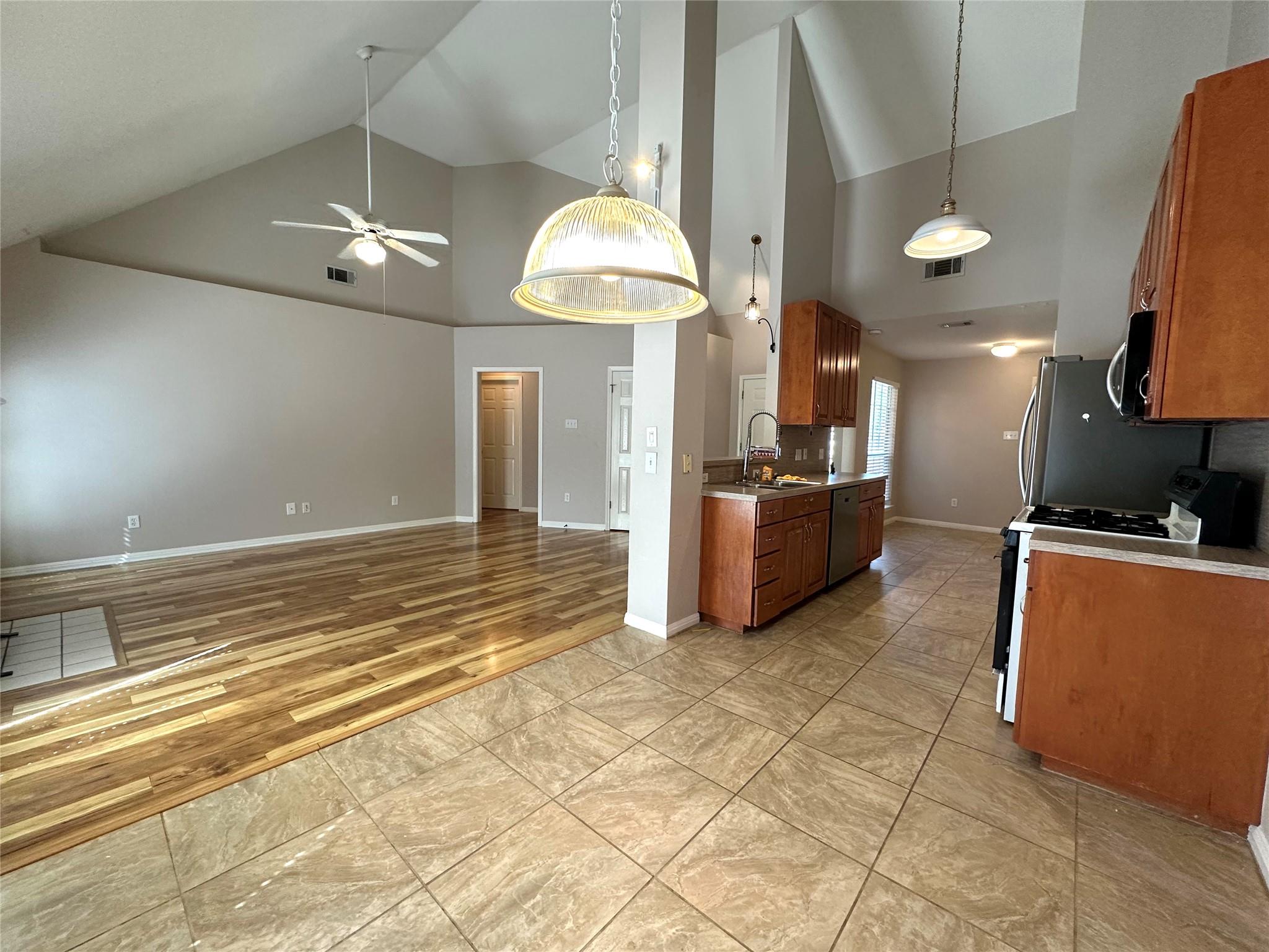 7903 Tiger Eye Cv Property Photo 7