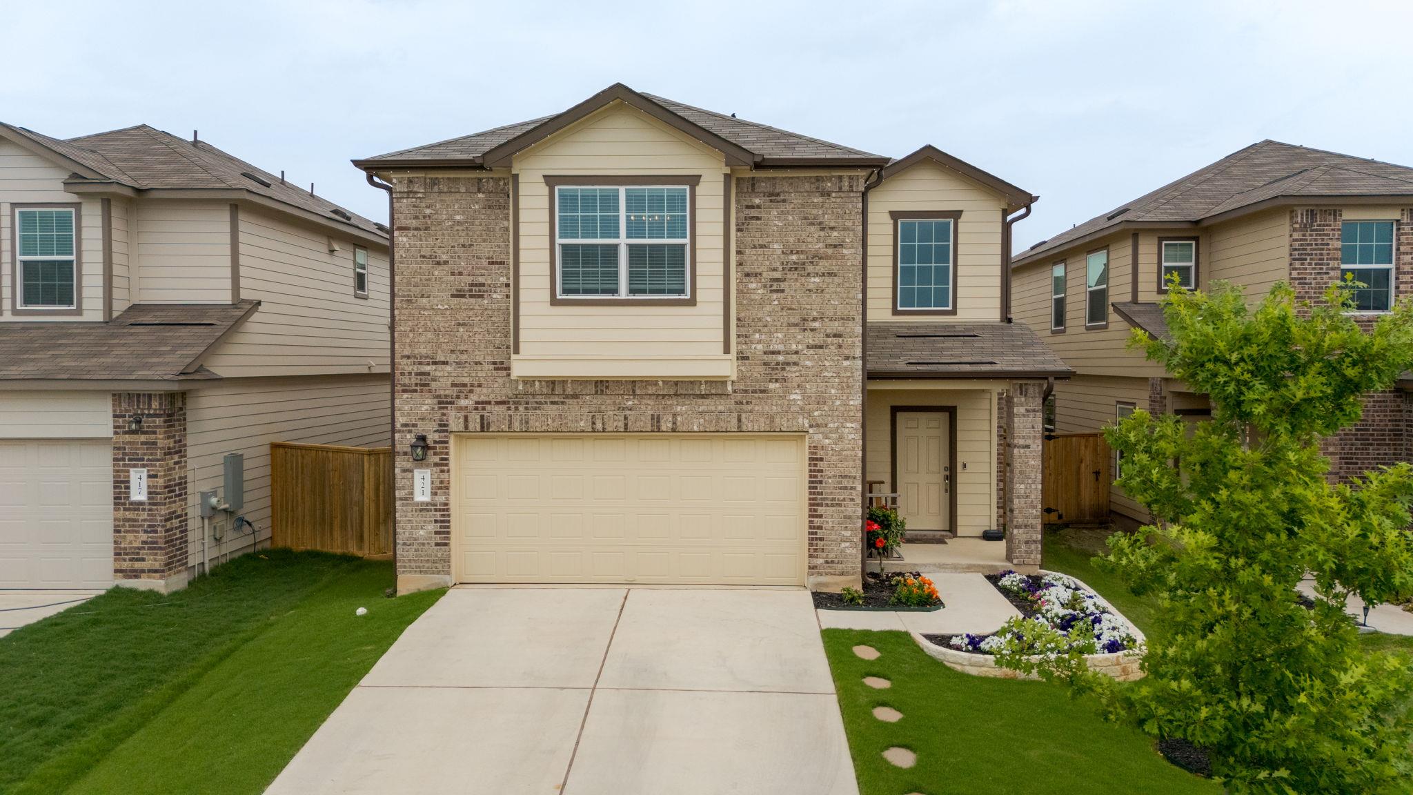 421 Perfect World Loop Property Photo 1