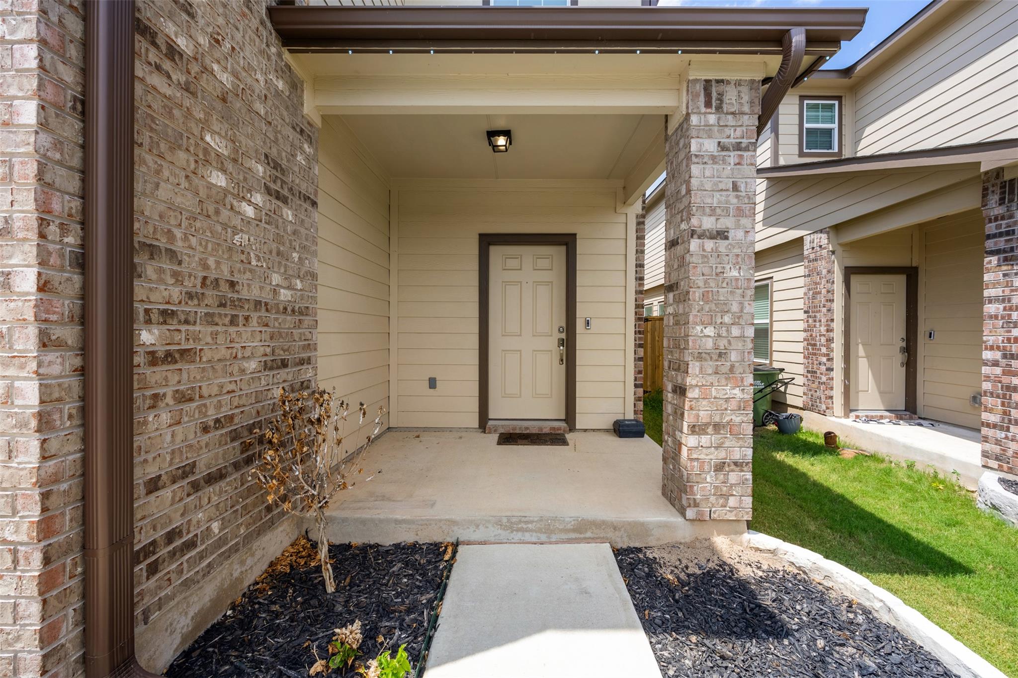 421 Perfect World Loop Property Photo 3