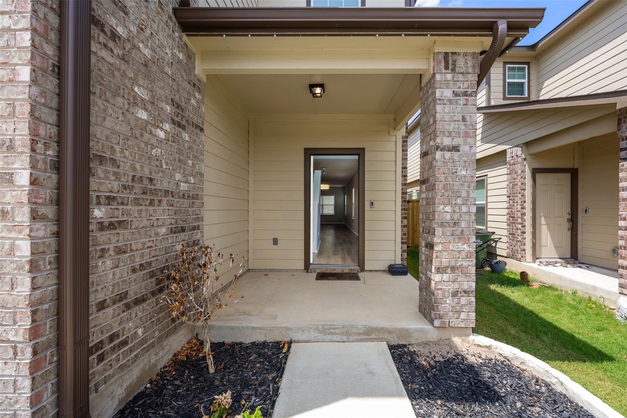 421 Perfect World Loop Property Photo 4