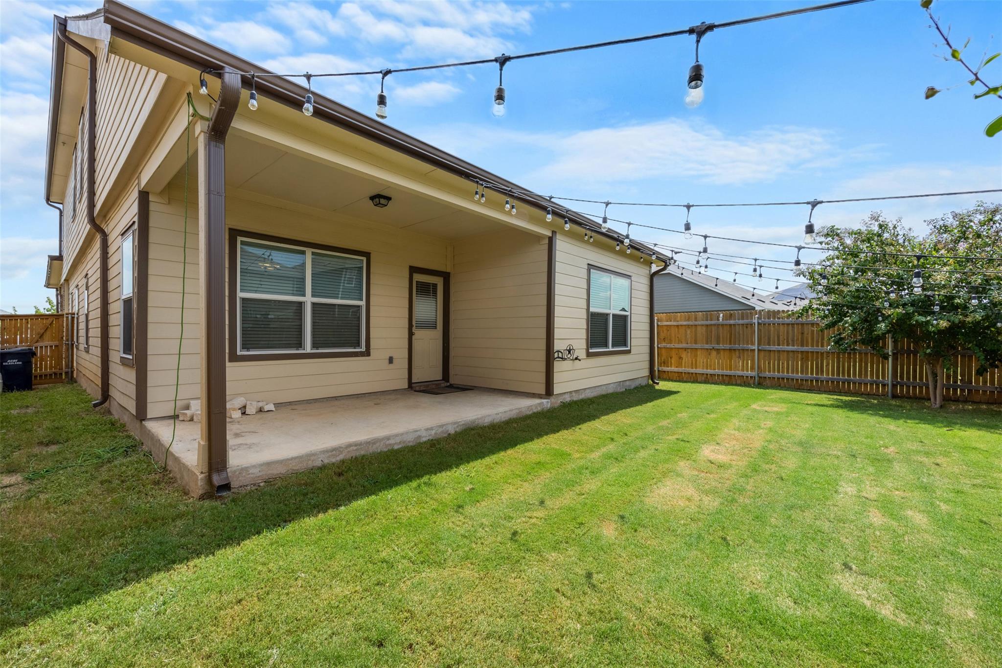 421 Perfect World Loop Property Photo 5