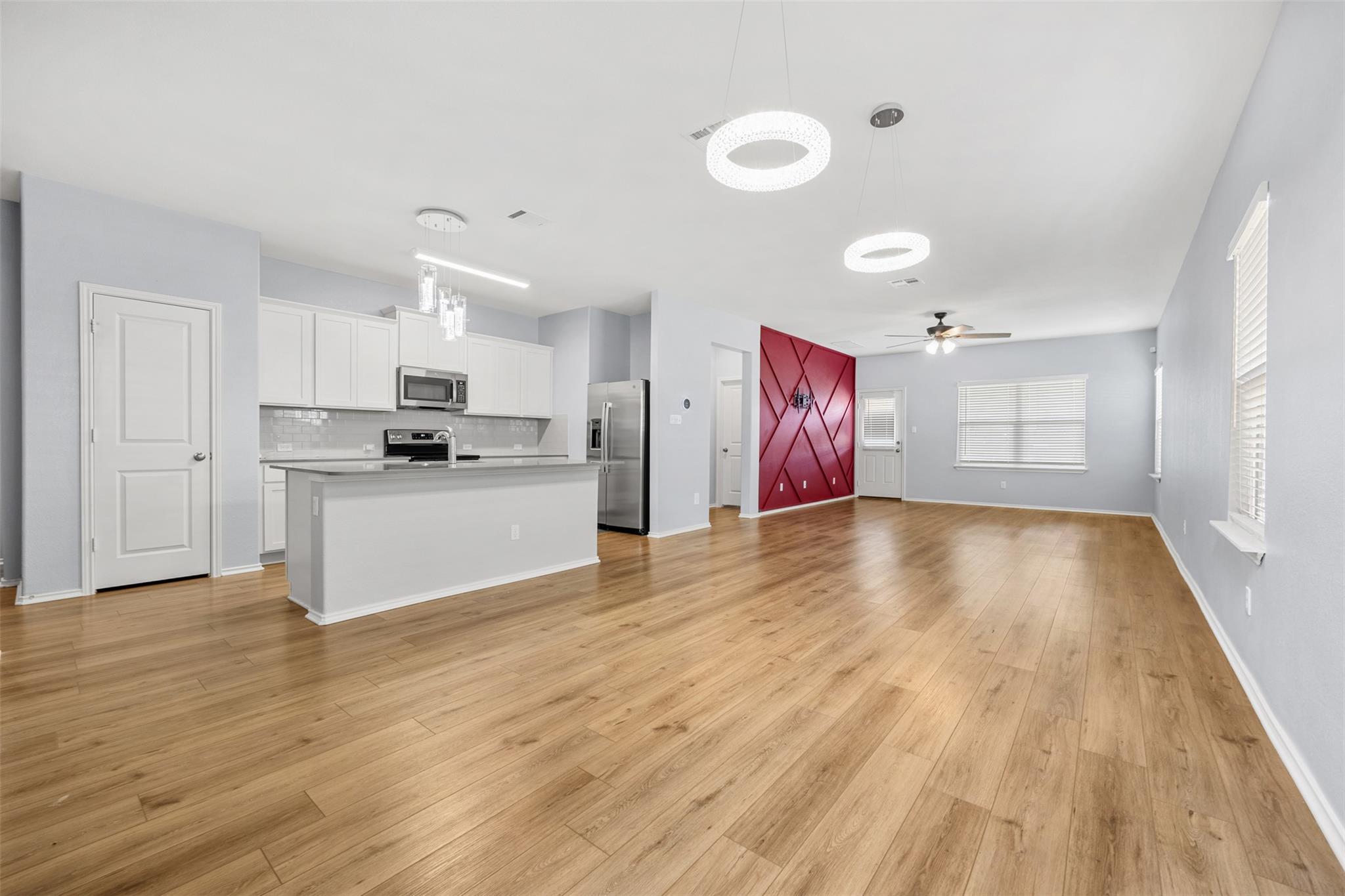 421 Perfect World Loop Property Photo 10