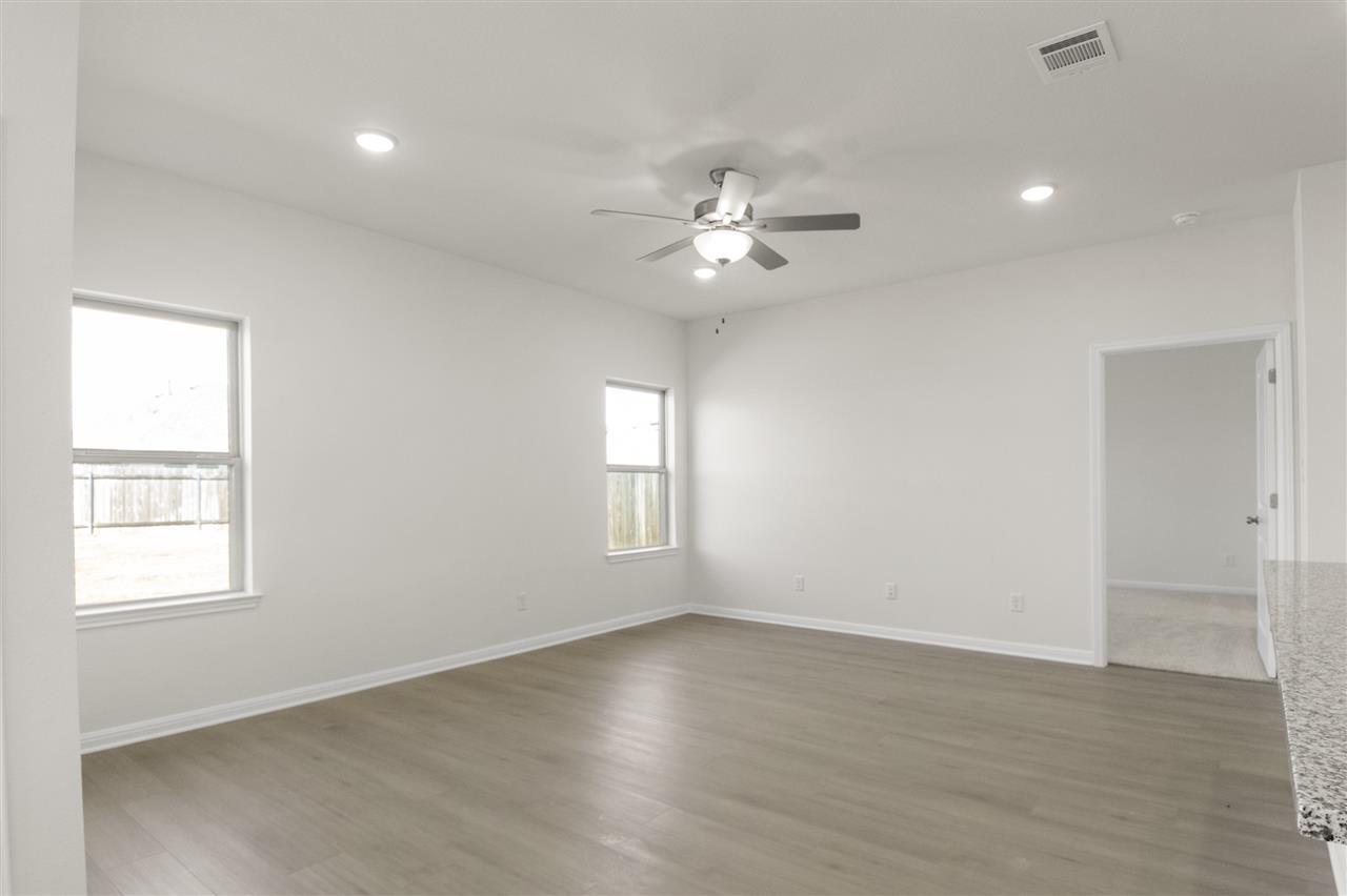 18220 Emu Ln Property Photo 5