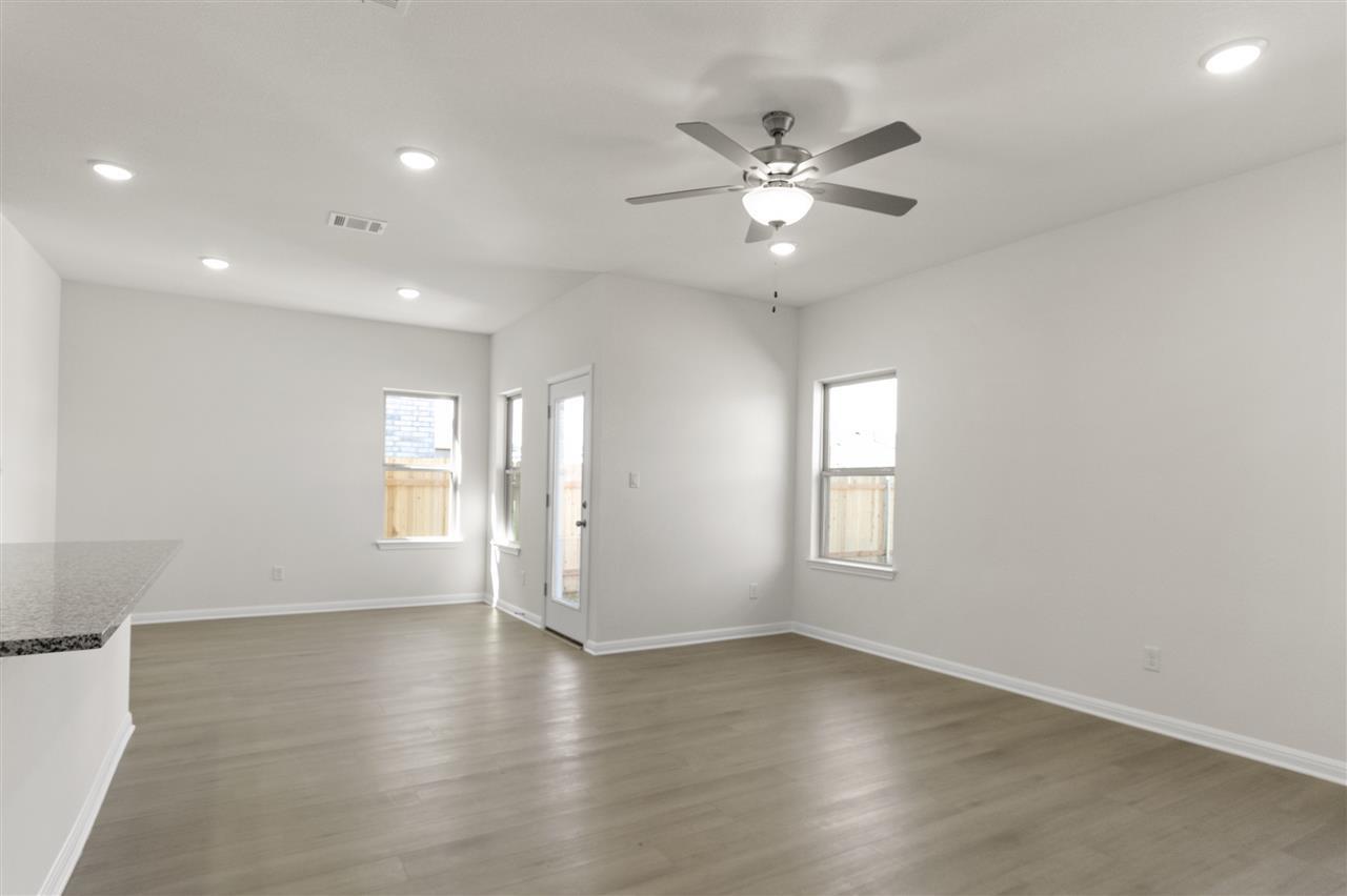 18220 Emu Ln Property Photo 9