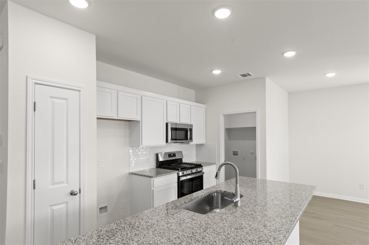 18220 Emu Ln Property Photo 14