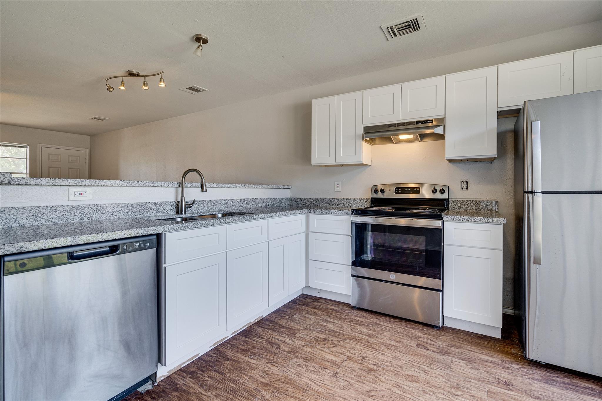 1824 River Crossing Cir D Property Photo 8