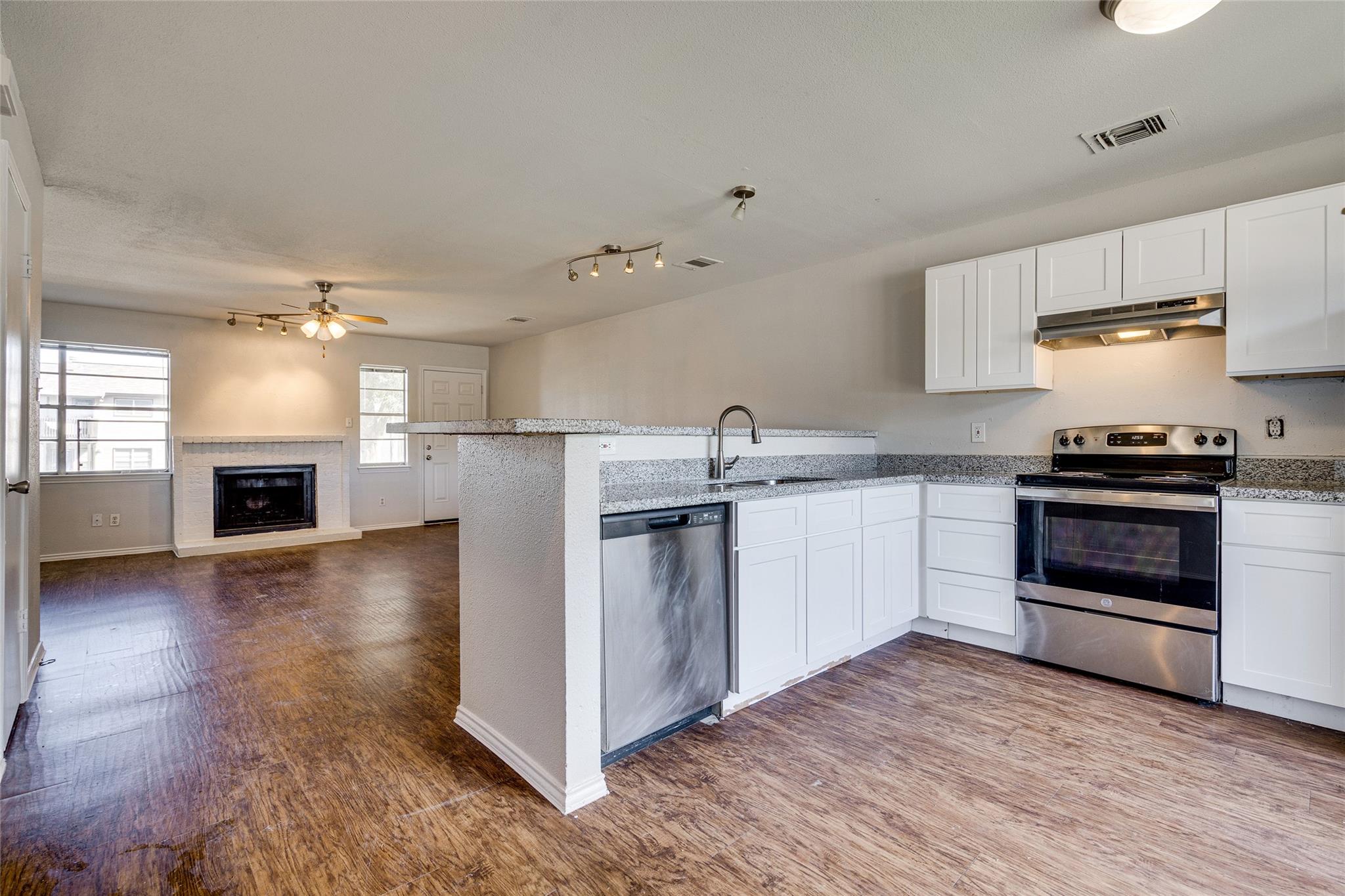 1824 River Crossing Cir D Property Photo 9